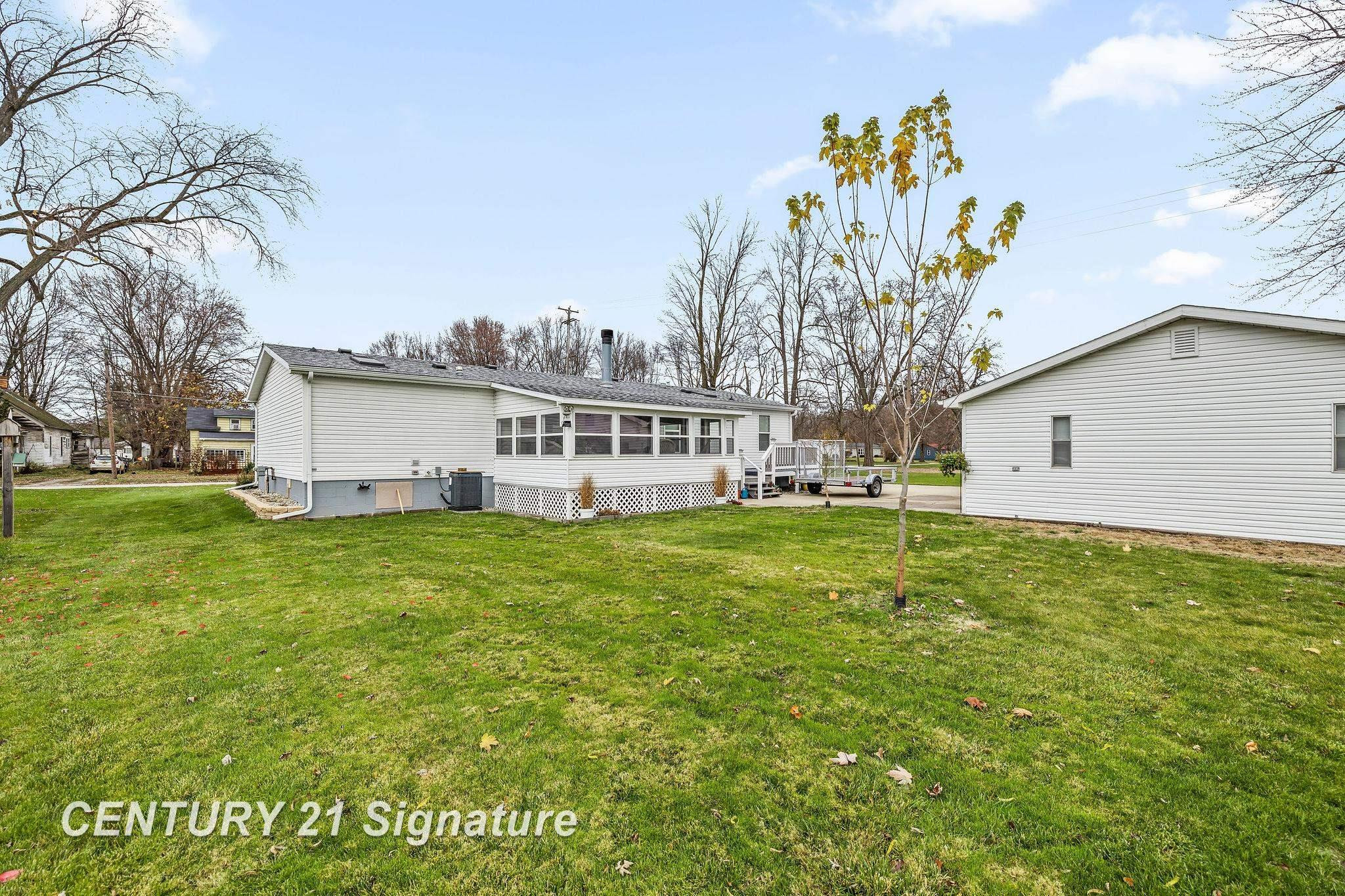 126 E Maple Street, Saint Charles, MI 48655 — Photo 9