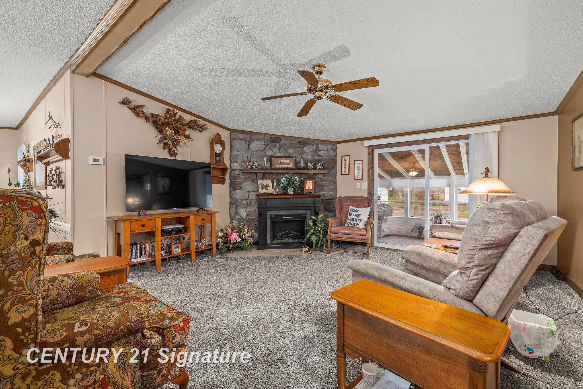 126 E Maple Street, Saint Charles, MI 48655 — Photo 12