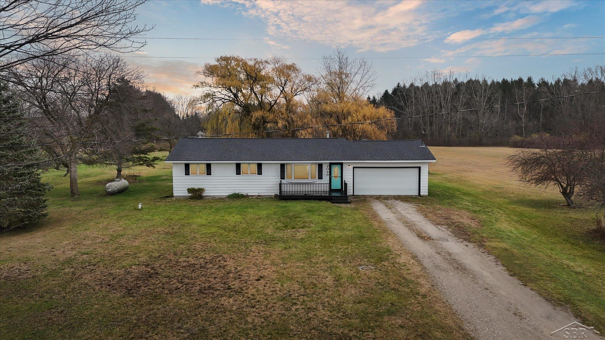 2089 S Brennan Road, Hemlock, MI 48626 — front exterior