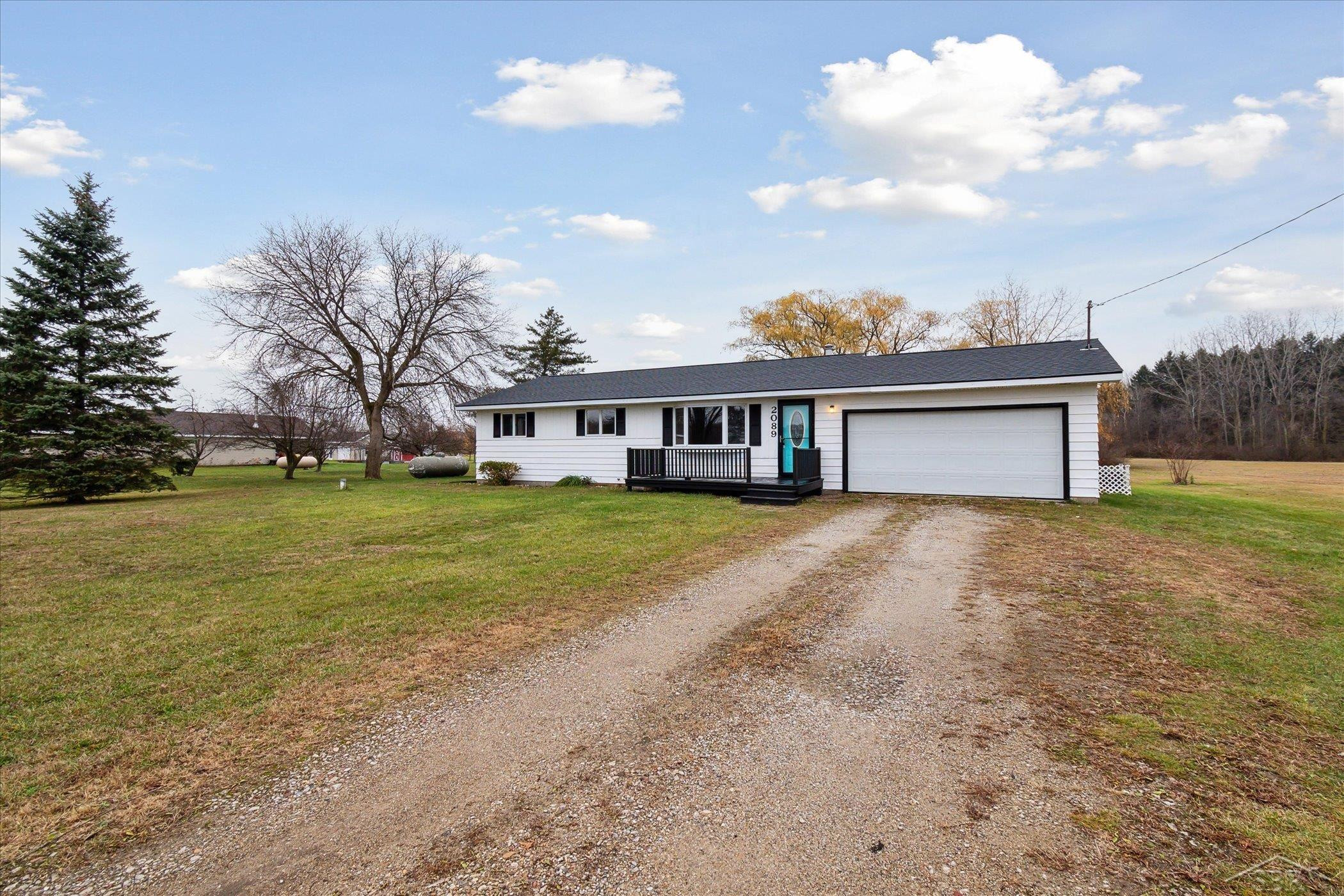 2089 S Brennan Road, Hemlock, MI 48626 — Photo 30