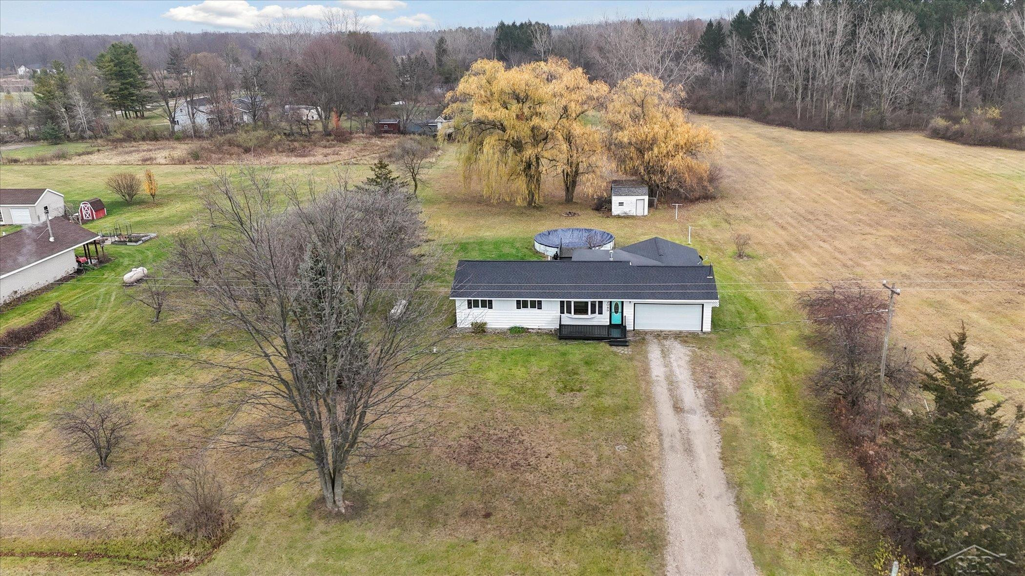 2089 S Brennan Road, Hemlock, MI 48626 — Photo 31