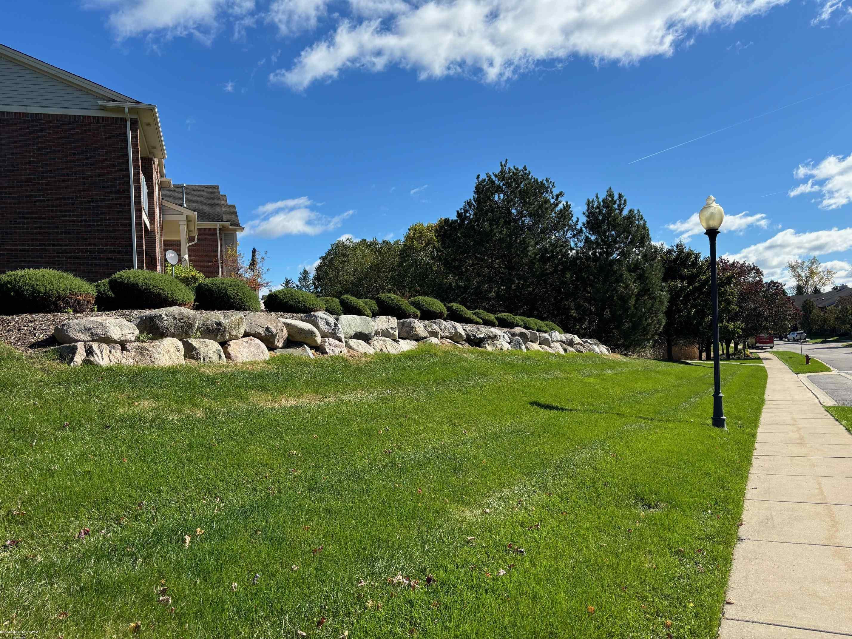 1784 Flagstone Circle, 14, Rochester, MI 48307 — Photo 19