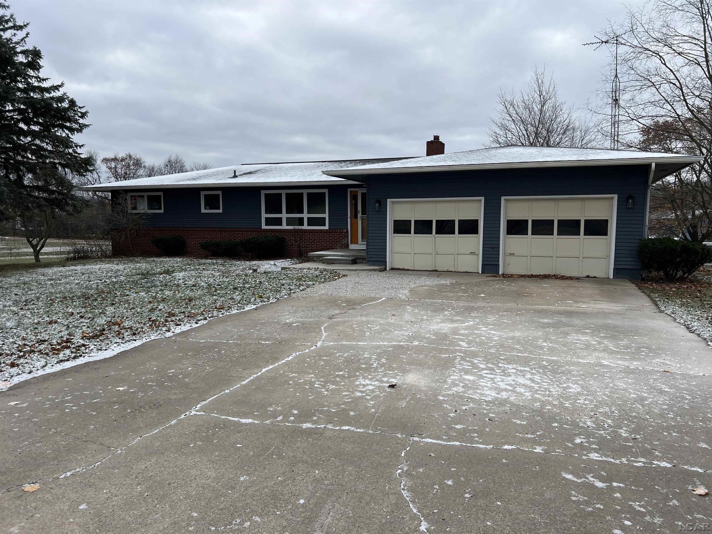2799 E Munger, Tecumseh, MI 49286 — front exterior