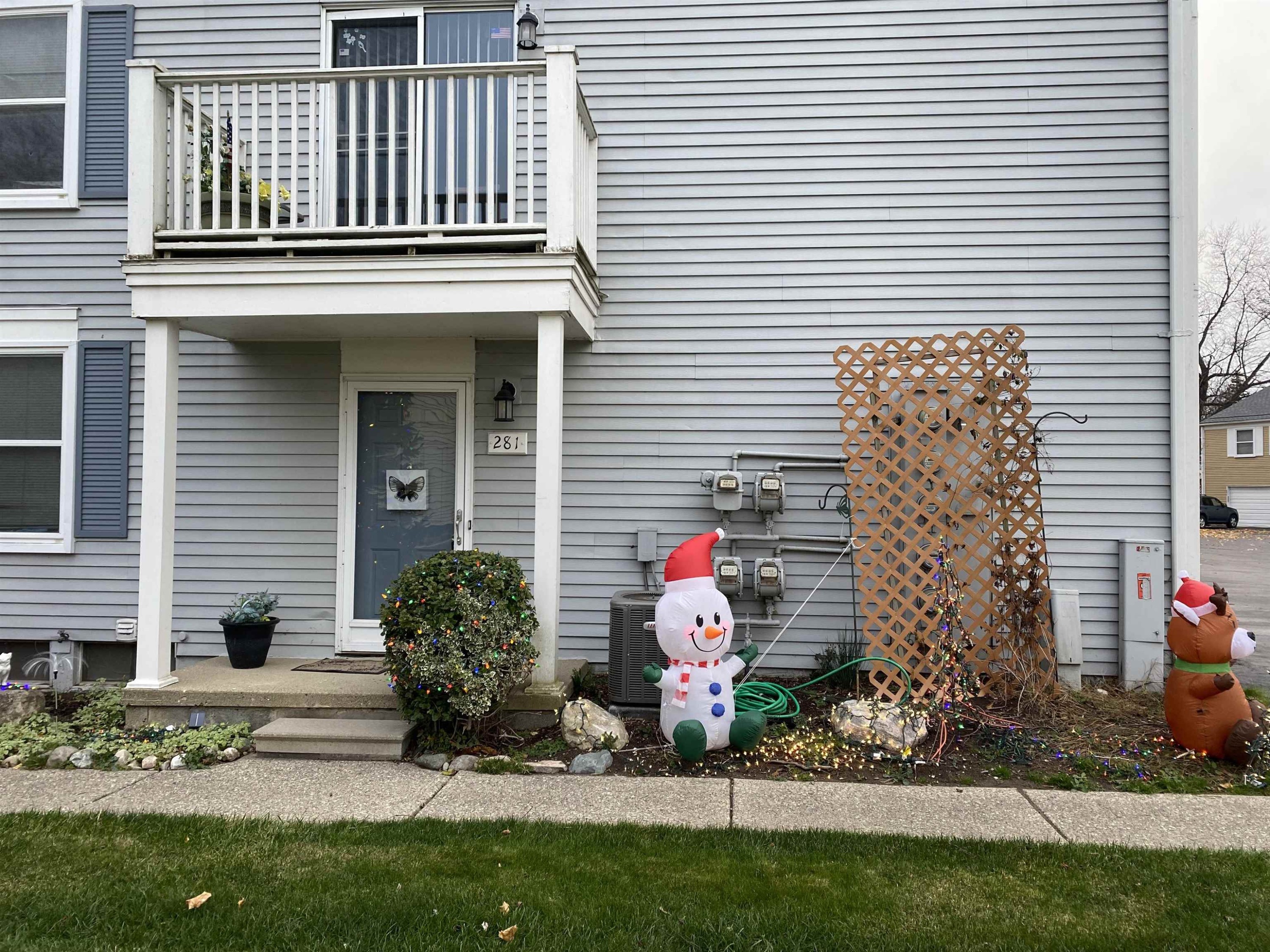 281 Inlet Court, Walled Lake, MI 48390 — front exterior