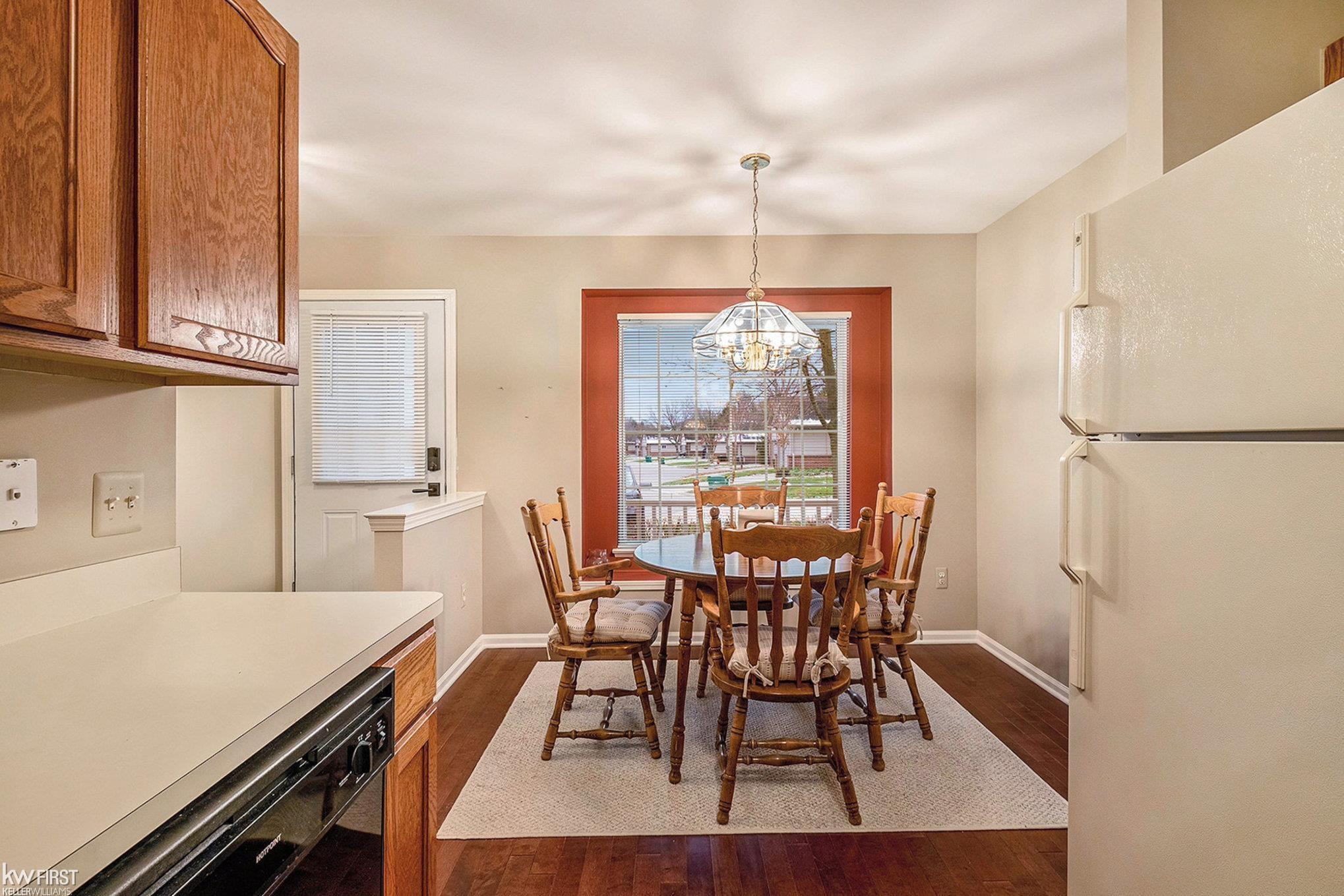 404 Woodfield Square, Brighton, MI 48116 — Photo 4