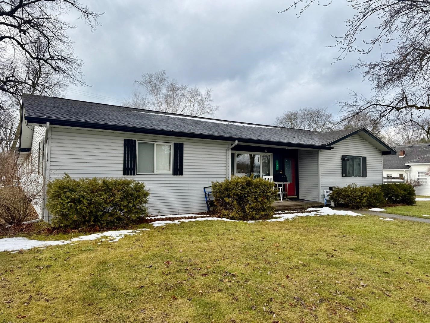 261 N Superior Street, Farwell, MI 48622 — front exterior