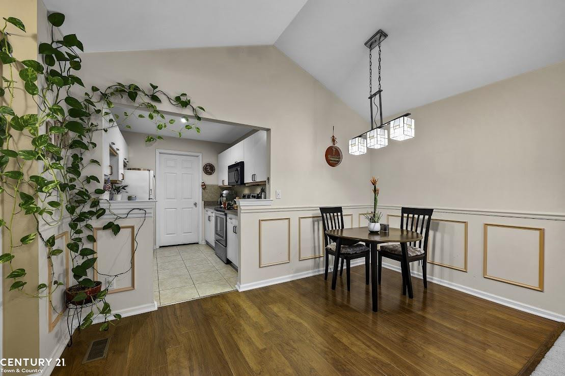 5472 Pine Aires Drive, Sterling Heights, MI 48314 — Photo 11