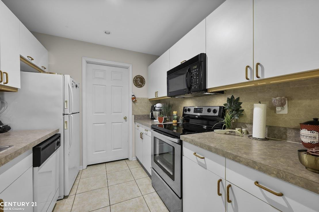 5472 Pine Aires Drive, Sterling Heights, MI 48314 — Photo 14