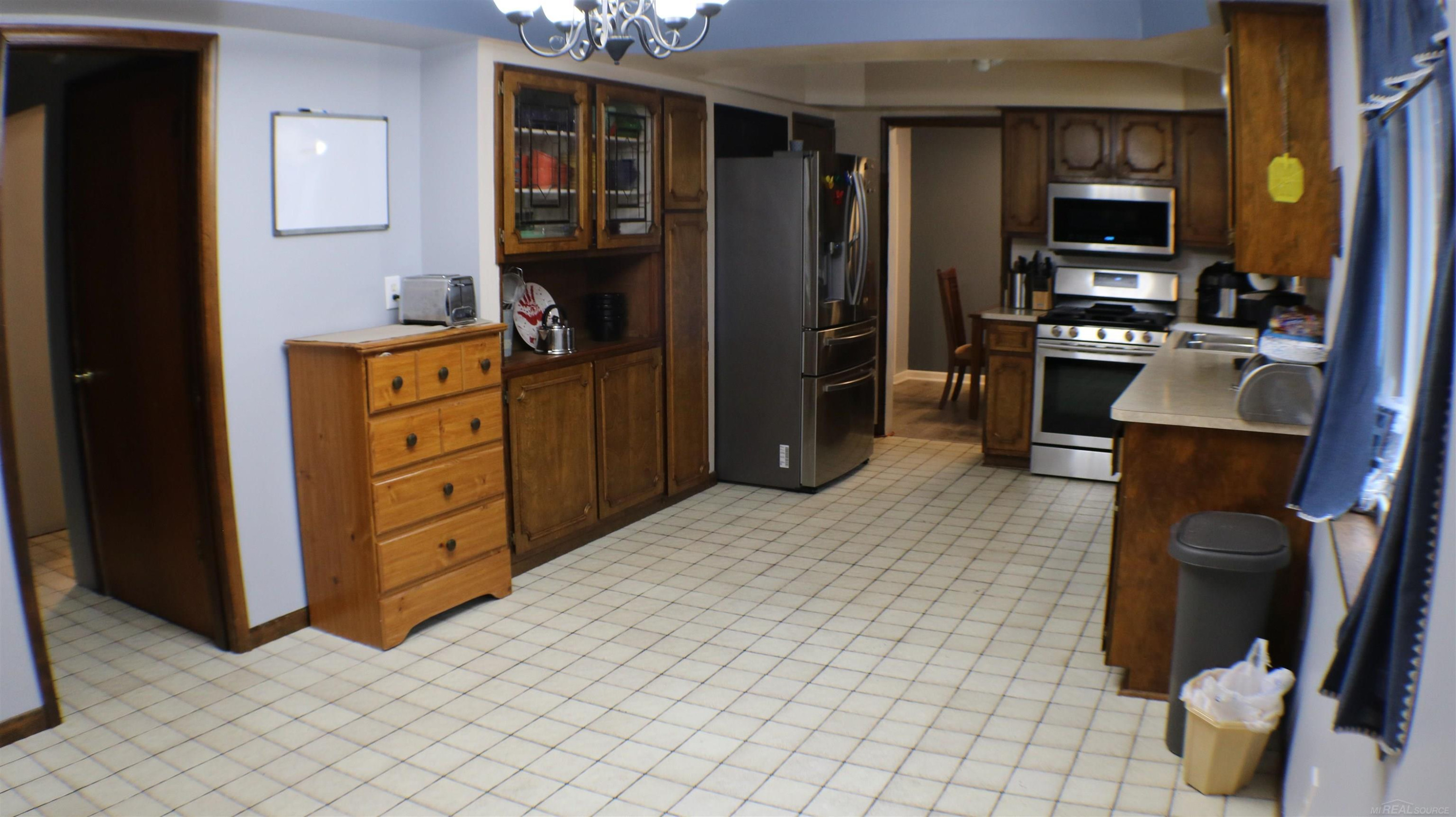 8737 Crestview Drive, Sterling Heights, MI 48312 — Photo 6
