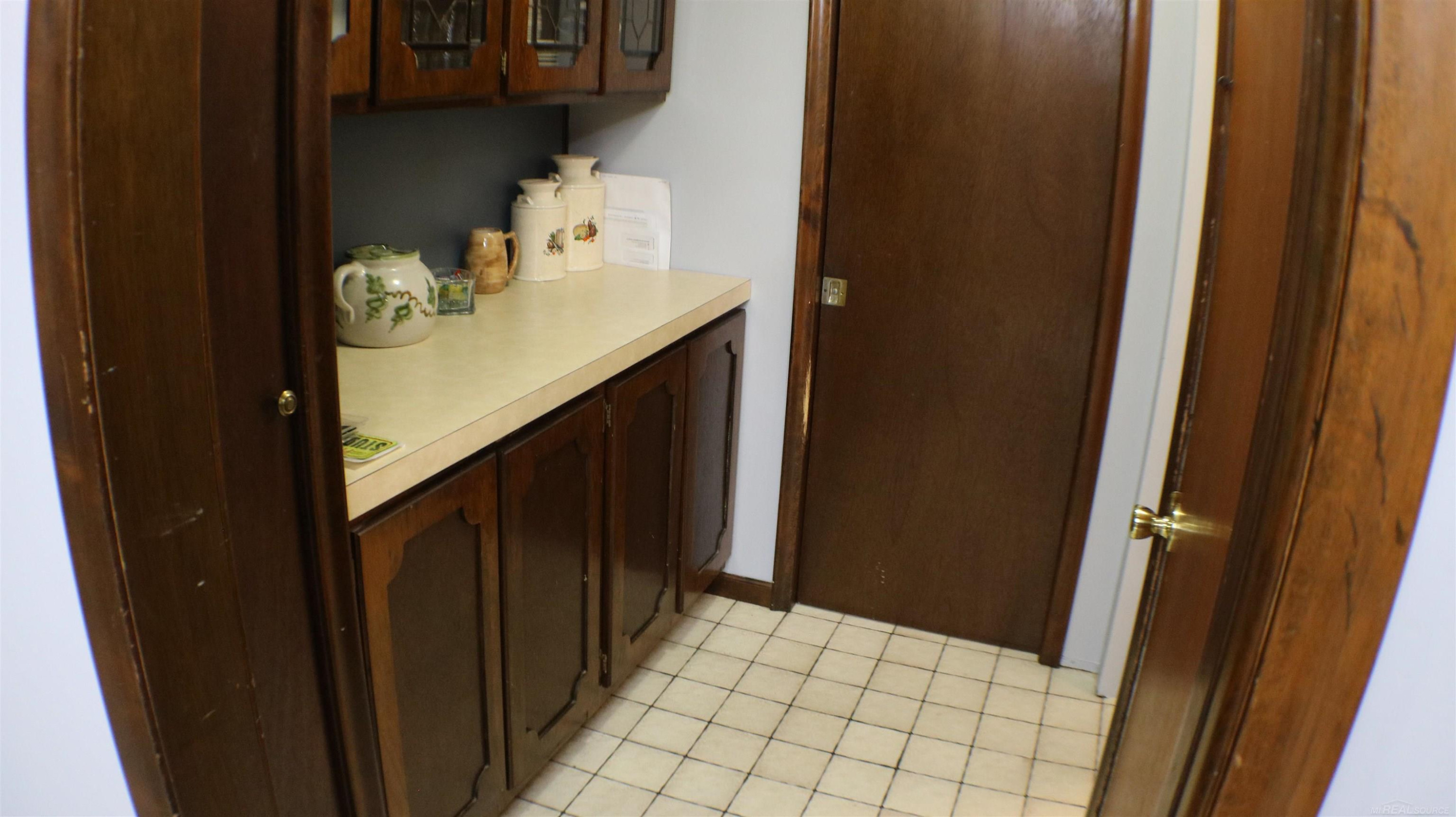 8737 Crestview Drive, Sterling Heights, MI 48312 — Photo 8