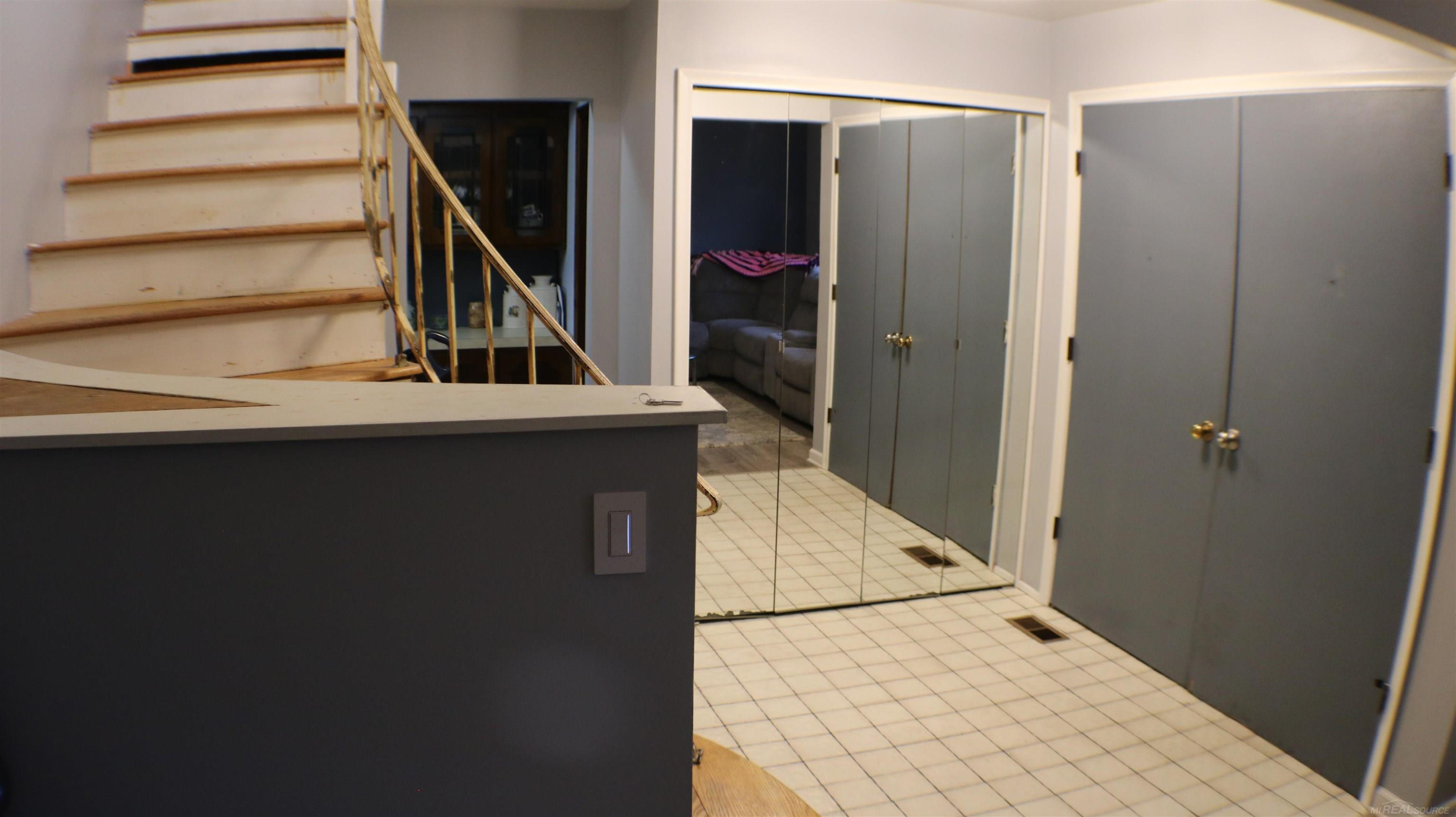 8737 Crestview Drive, Sterling Heights, MI 48312 — Photo 10