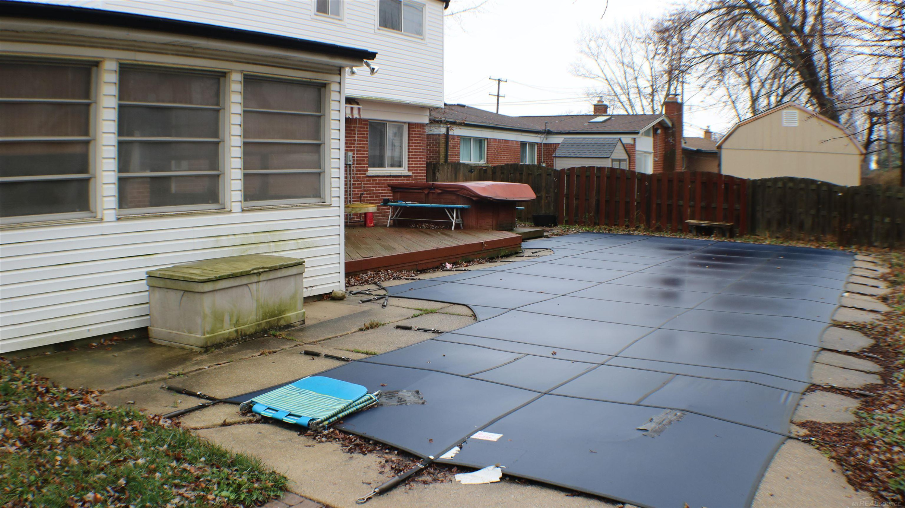 8737 Crestview Drive, Sterling Heights, MI 48312 — Photo 34