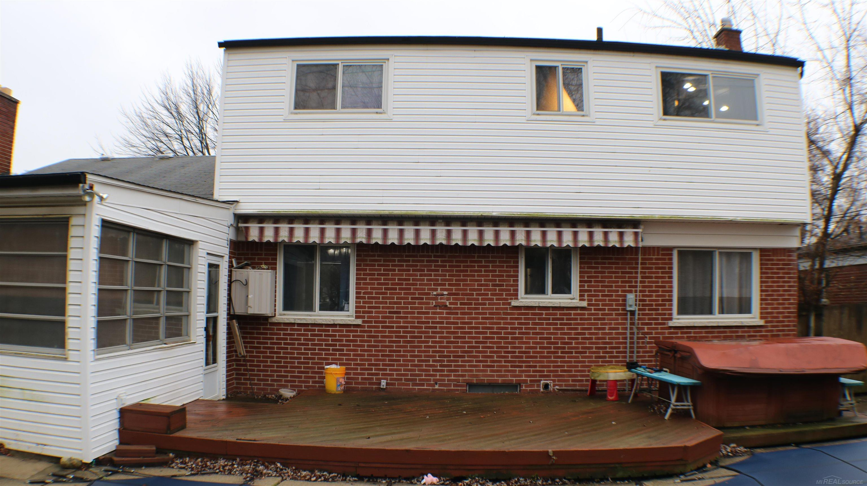 8737 Crestview Drive, Sterling Heights, MI 48312 — Photo 35