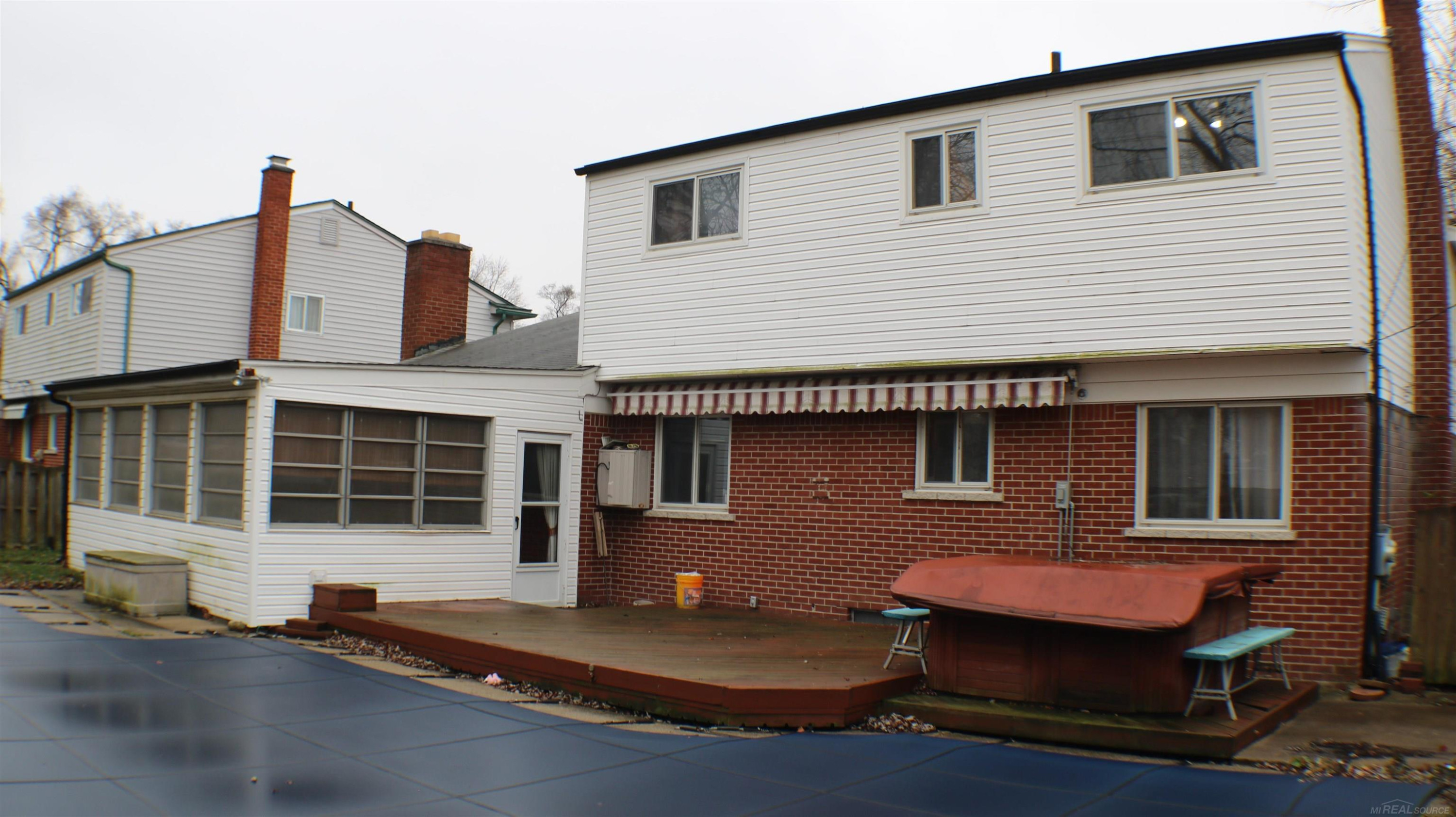 8737 Crestview Drive, Sterling Heights, MI 48312 — Photo 36