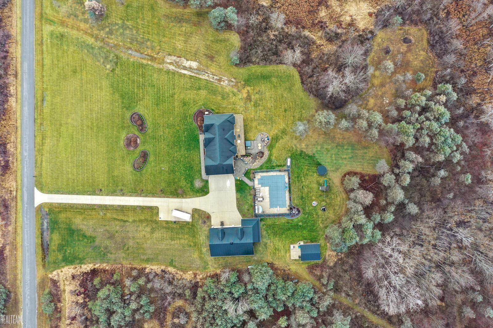 4135 Shamrock Road, Emmett, MI 48022 — Photo 5