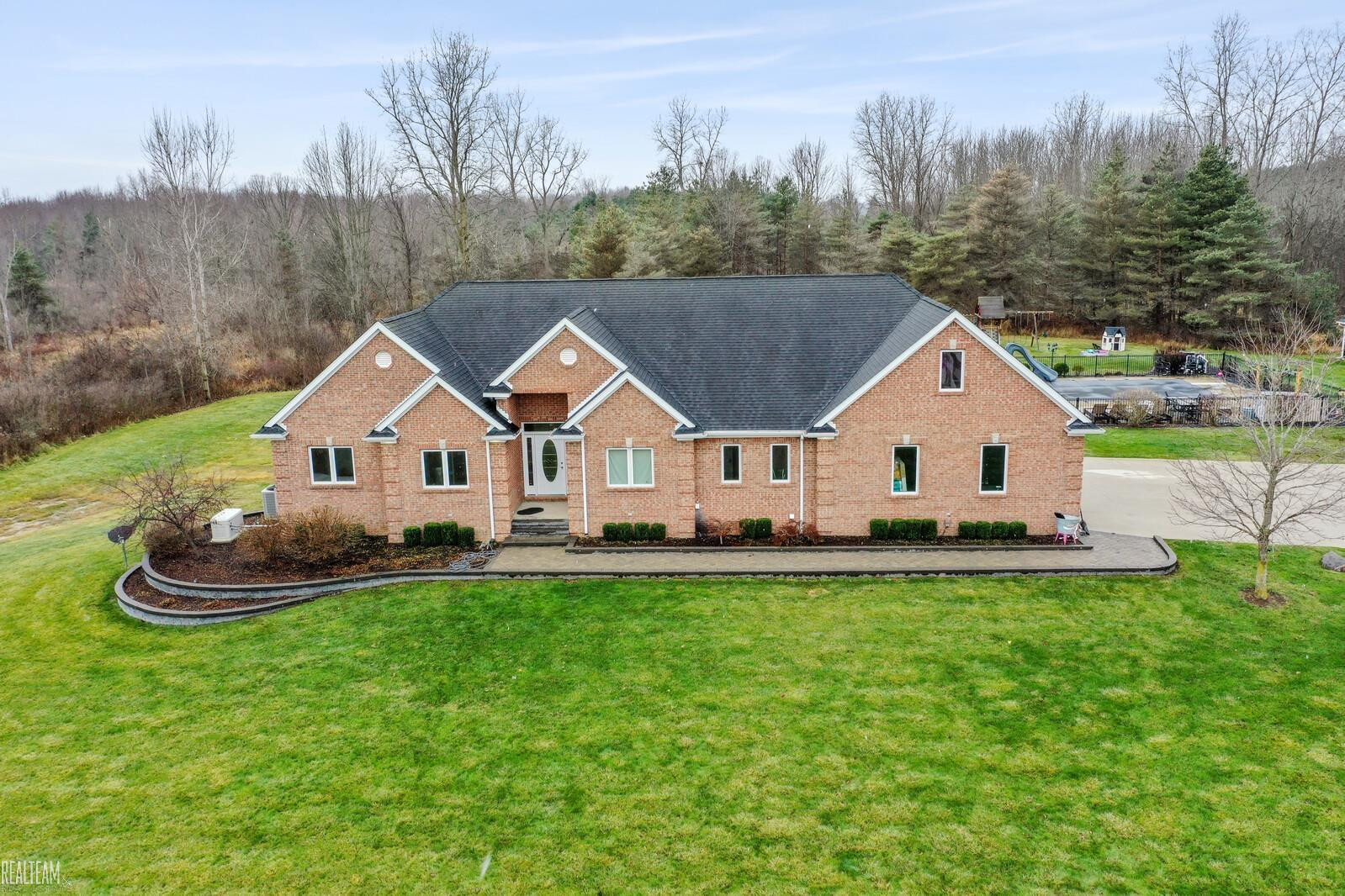 4135 Shamrock Road, Emmett, MI 48022 — Photo 10