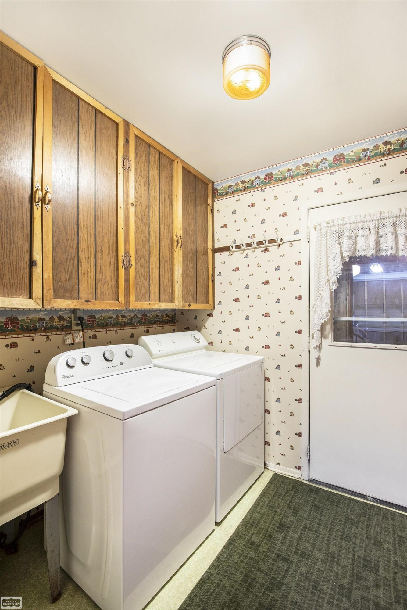 210 S Hunter Street, Capac, MI 48014 — Photo 6