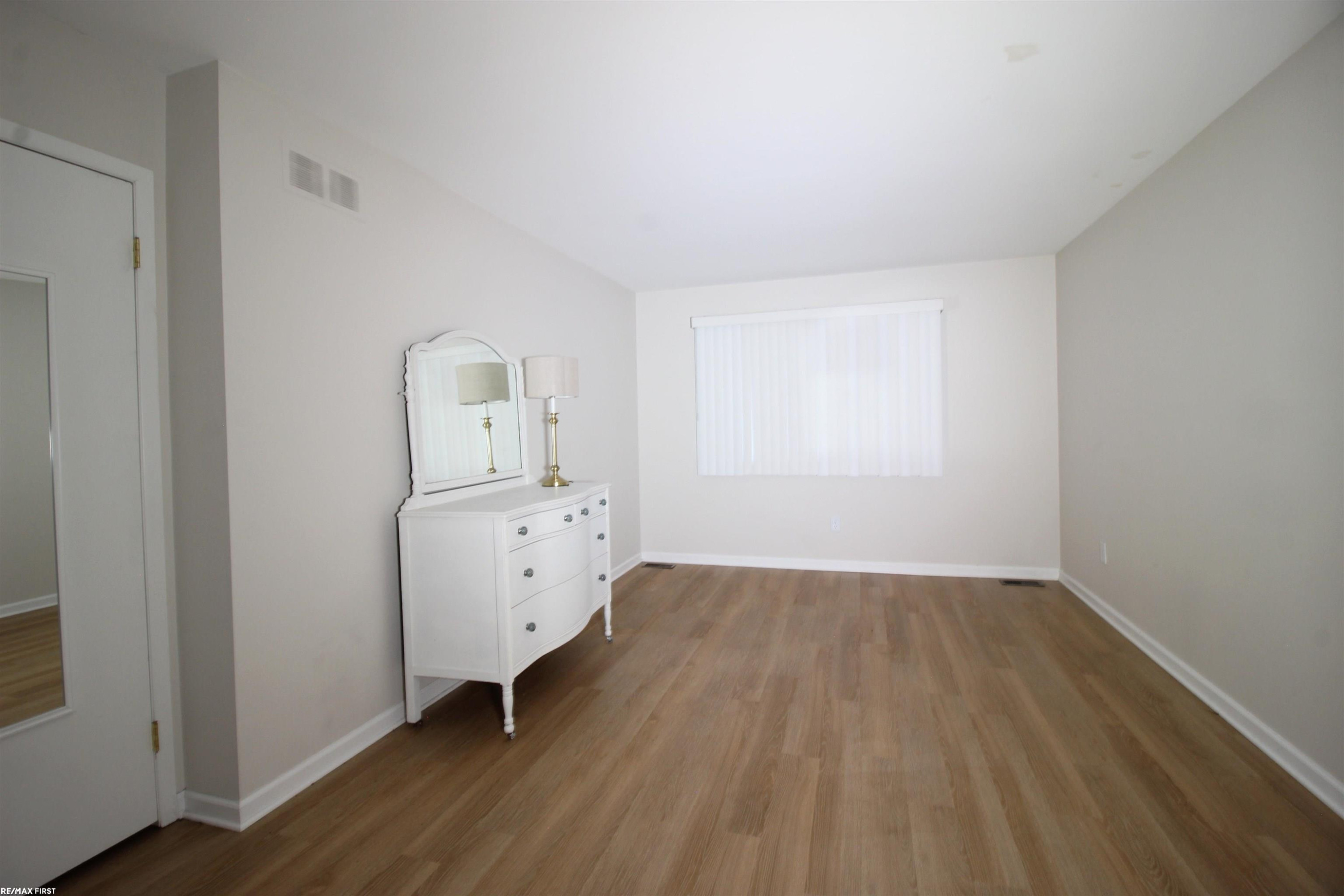 41965 Utica Road, Sterling Heights, MI 48313 — Photo 10