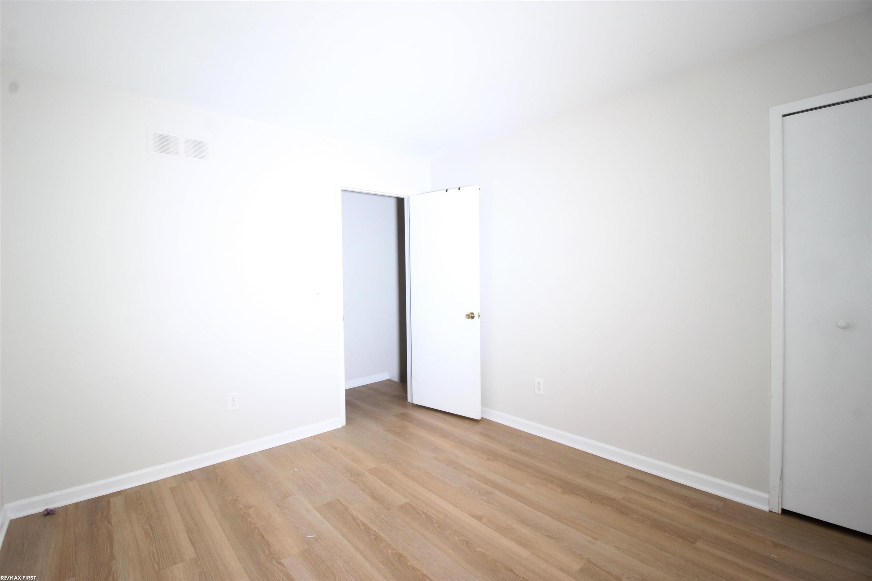 41965 Utica Road, Sterling Heights, MI 48313 — Photo 12