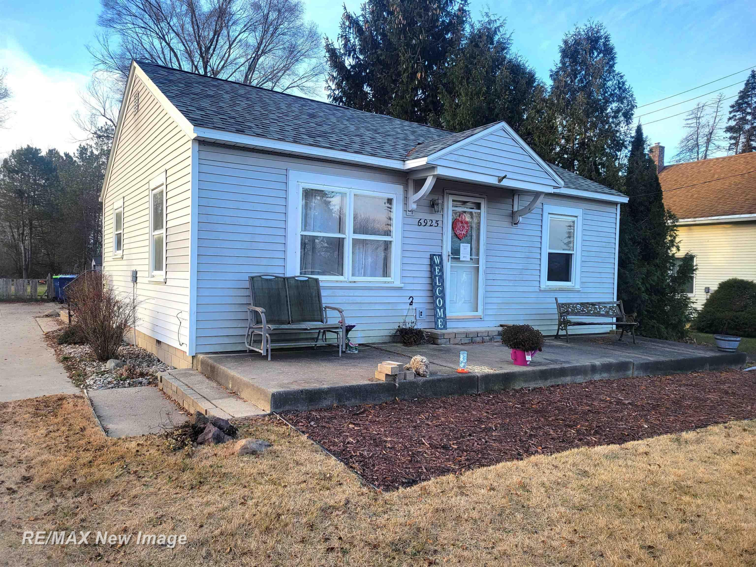6925 Swan Creek Road, Saginaw, MI 48609 — front exterior