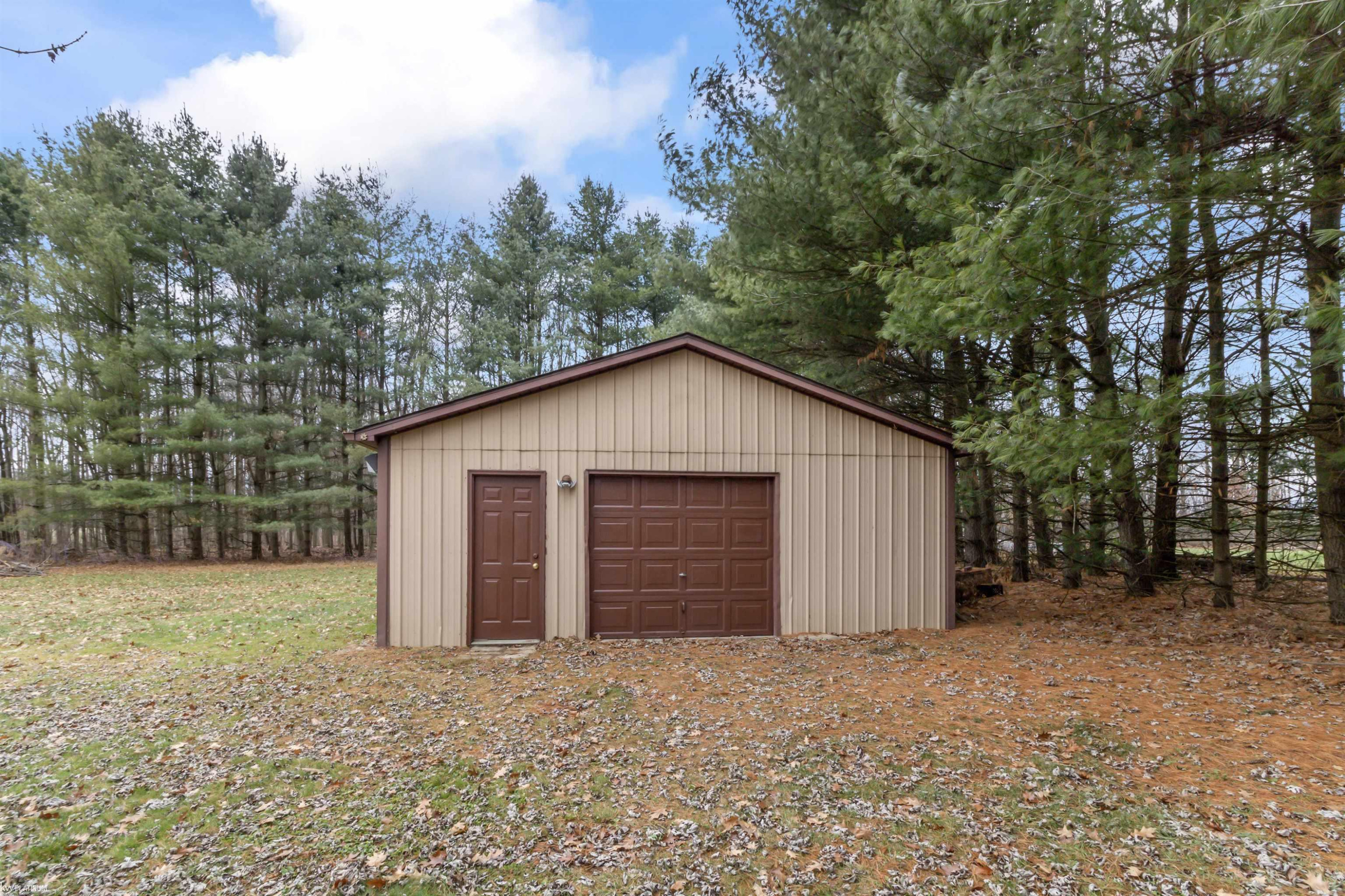 5771 Emmett Road, Emmett, MI 48022 — Photo 37