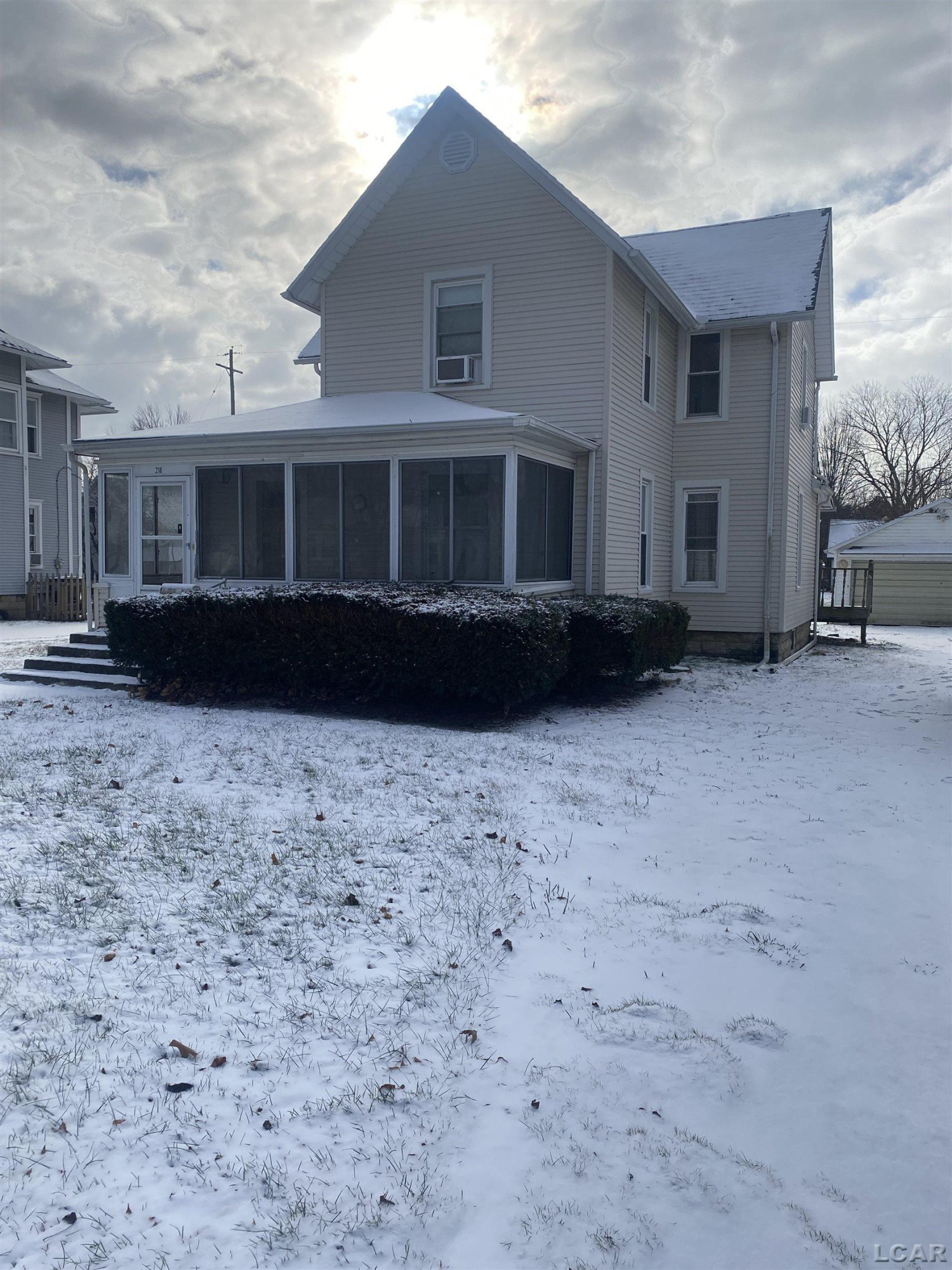 218 White, Blissfield, MI 49228 — front exterior