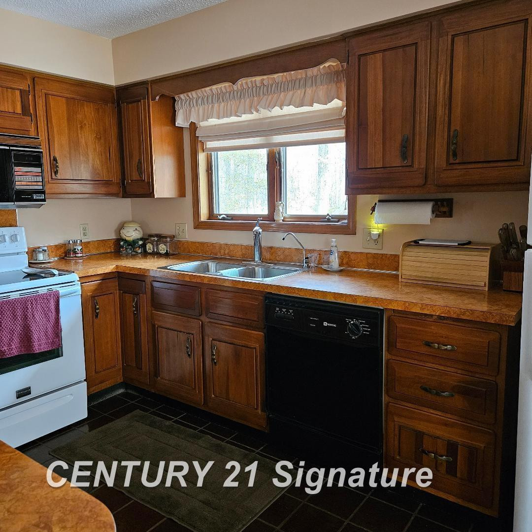 13540 Lakefield Road, Hemlock, MI 48626 — Photo 8