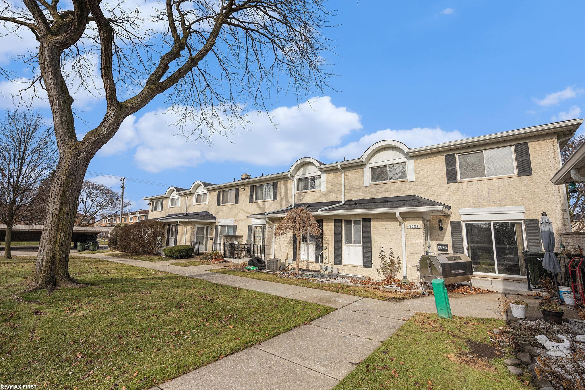8507 Winchester Drive, Sterling Heights, MI 48313 — Photo 2