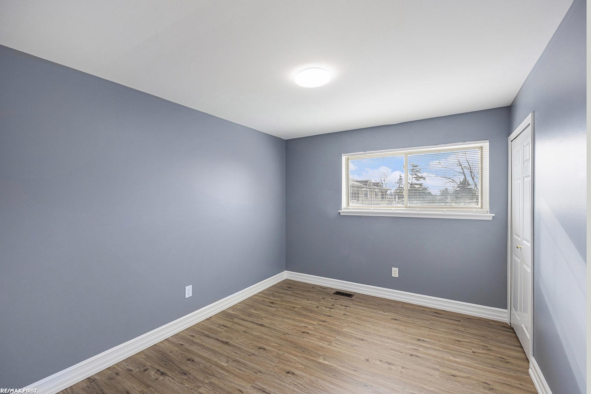 8507 Winchester Drive, Sterling Heights, MI 48313 — Photo 9