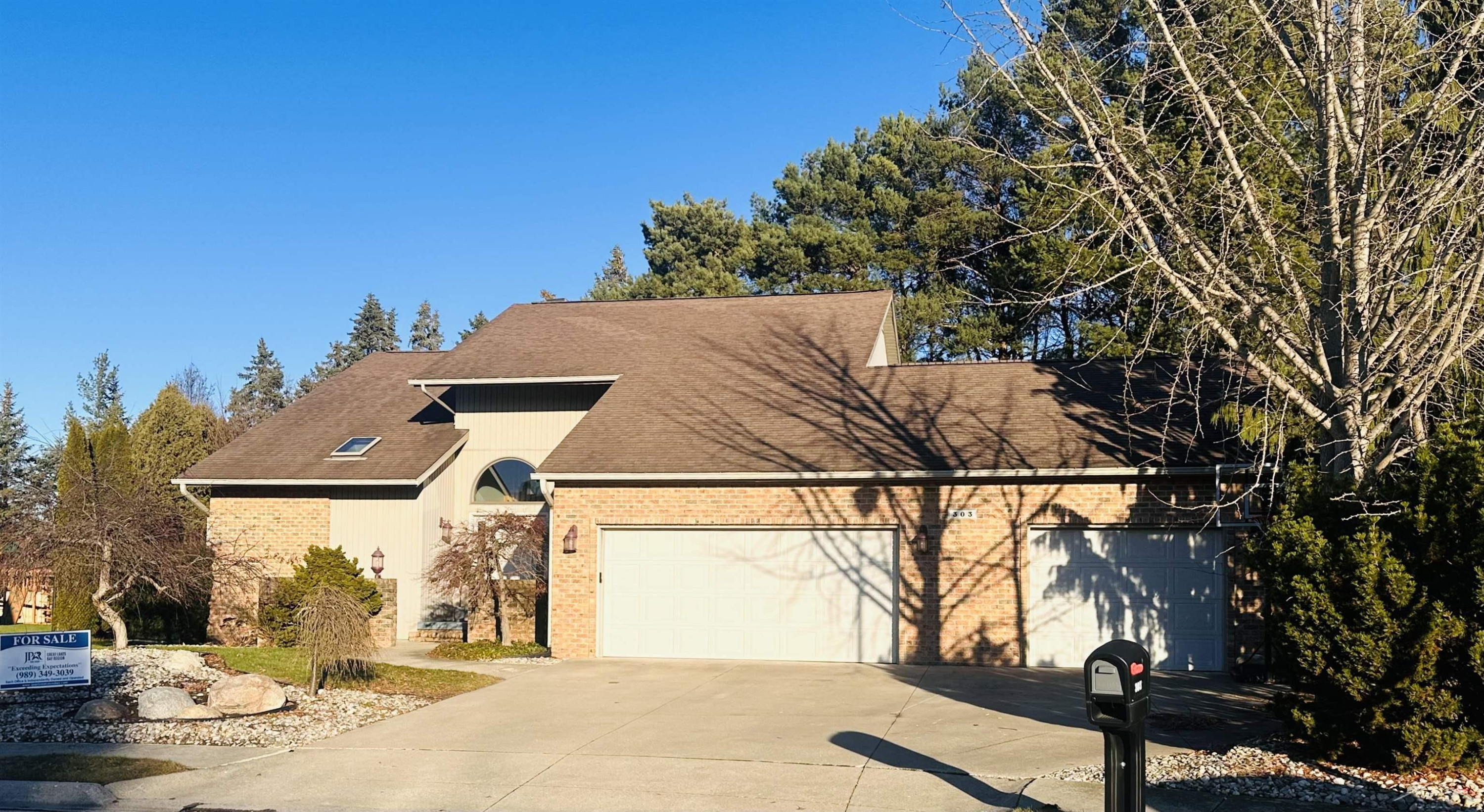 303 Ireland Street, Auburn, MI 48611 — Photo 2