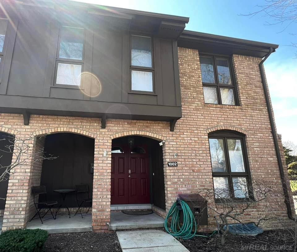 1002 Greenhills Drive, Ann Arbor, MI 48105 — Photo 2
