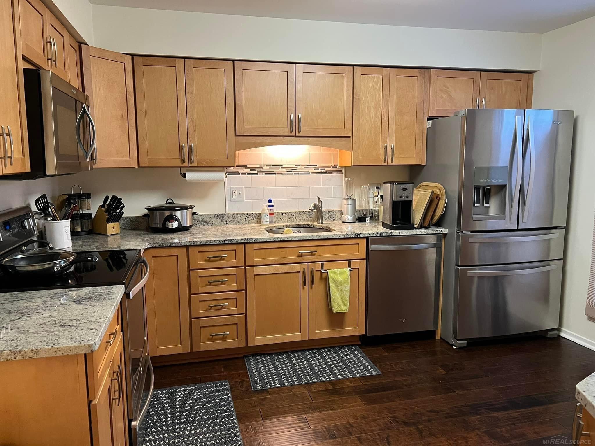 1002 Greenhills Drive, Ann Arbor, MI 48105 — Photo 7