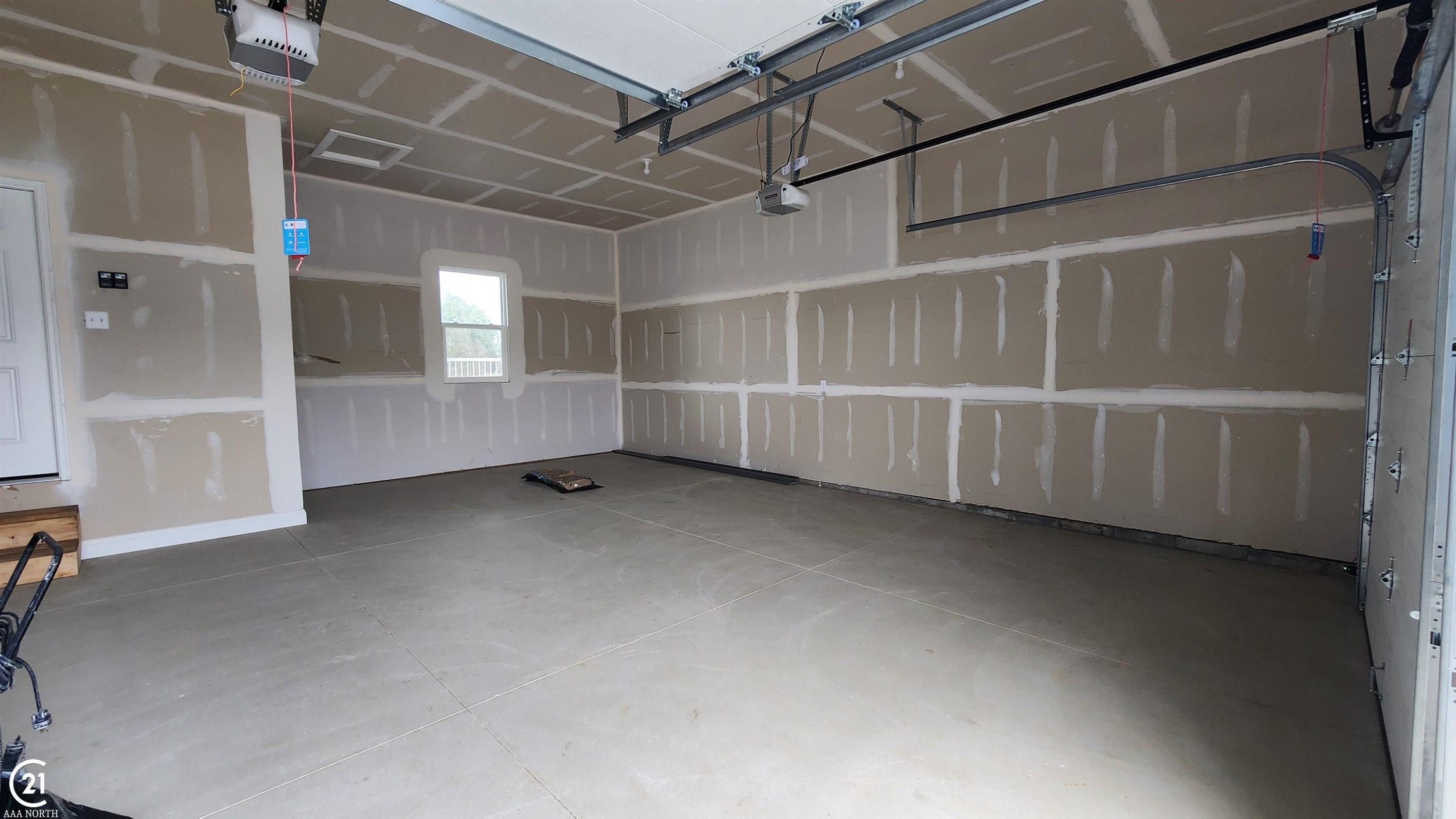7774 Drakeshire Boulevard, Almont, MI 48003 — Photo 34