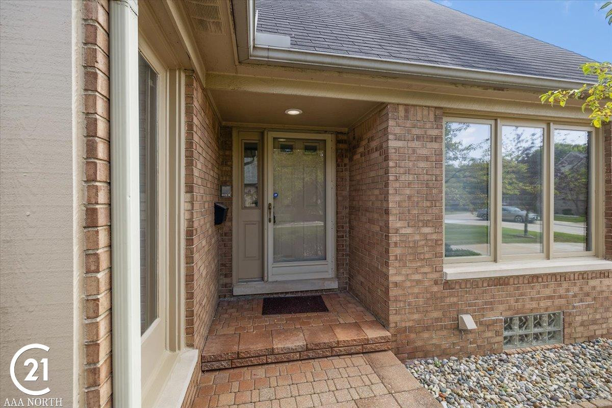 14916 Stoney Brook Drive, Utica, MI 48315 — Photo 4