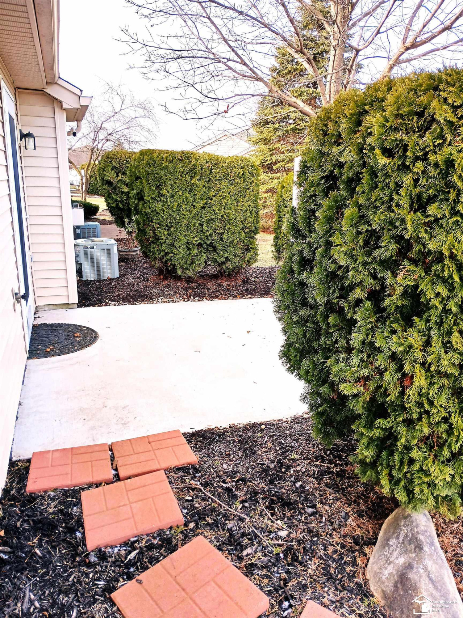 2453 Sutton Drive, Temperance, MI 48182 — Photo 3