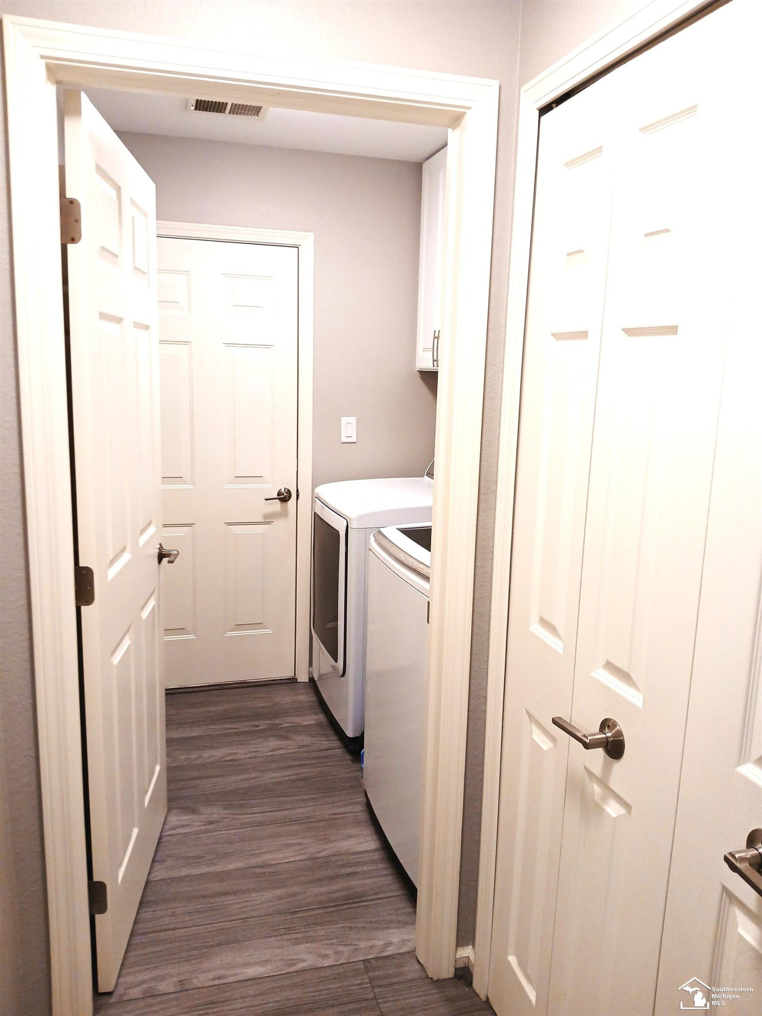 2453 Sutton Drive, Temperance, MI 48182 — Photo 7