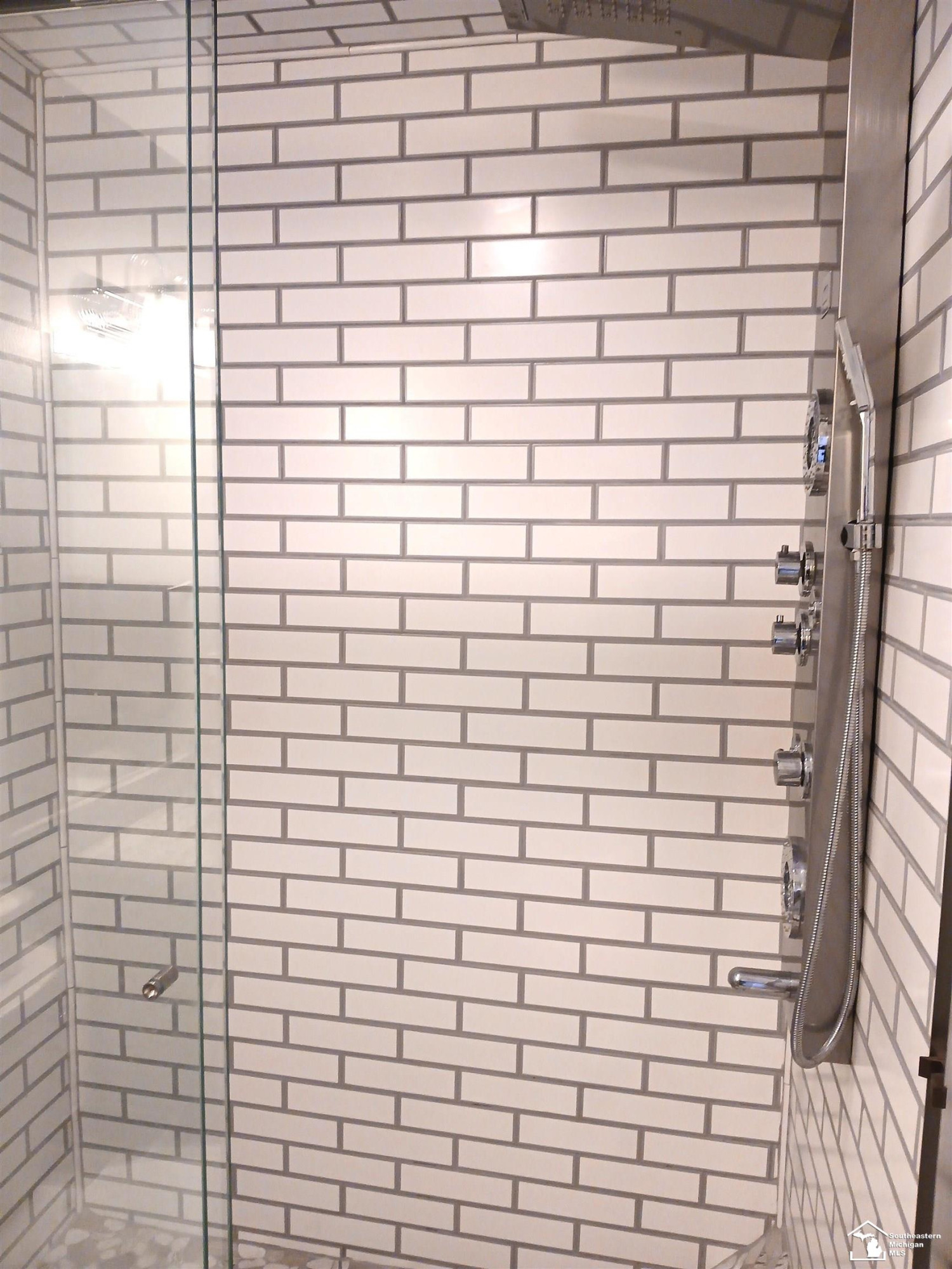 2453 Sutton Drive, Temperance, MI 48182 — Photo 15