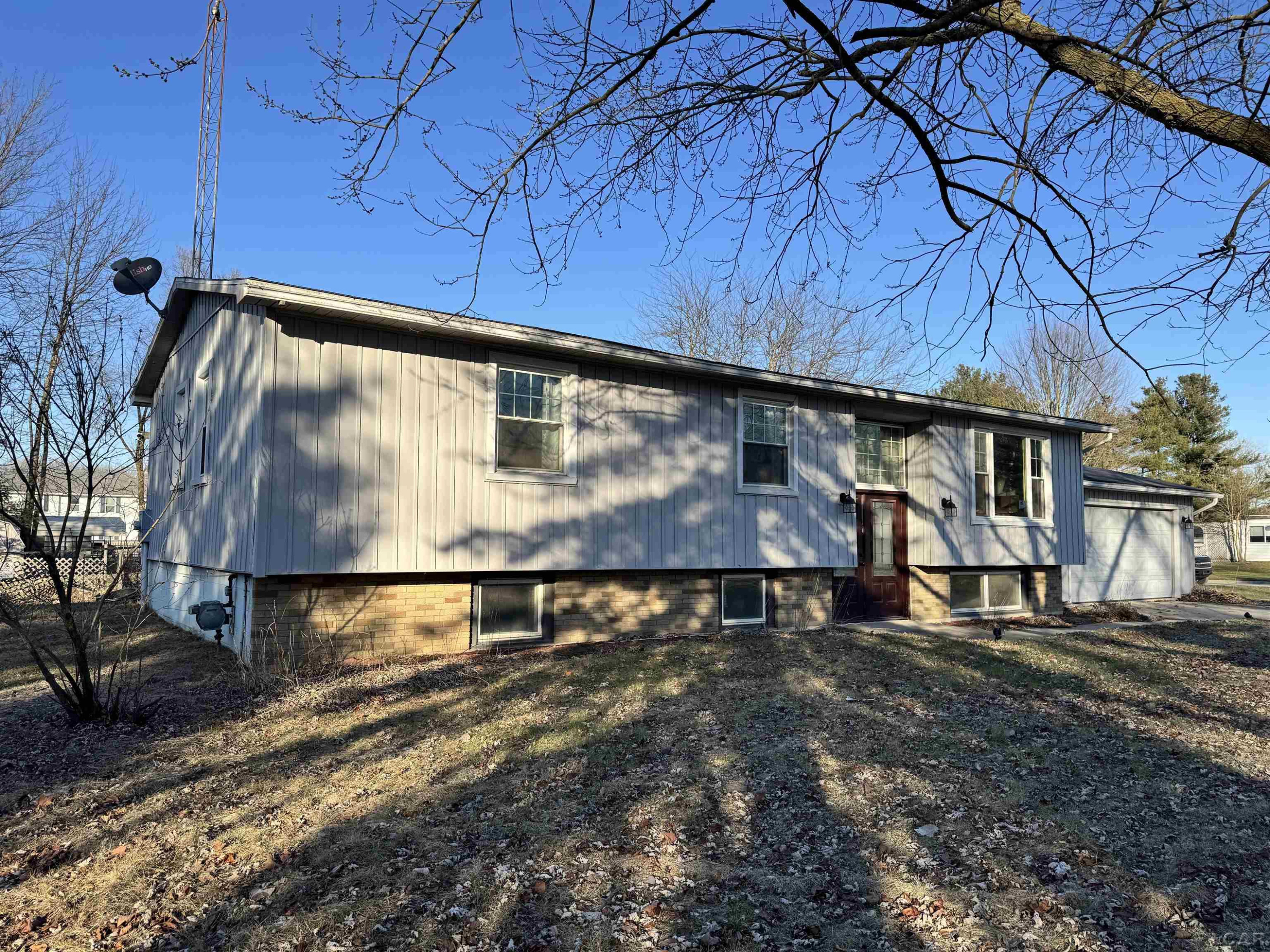 370 S Monroe, Blissfield, MI 49228 — front exterior