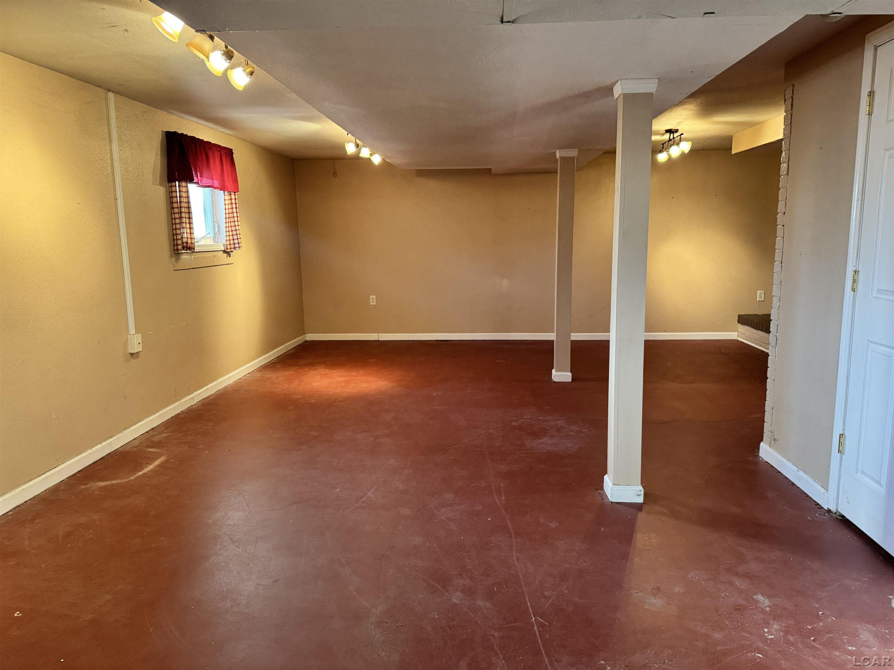370 S Monroe, Blissfield, MI 49228 — Photo 4