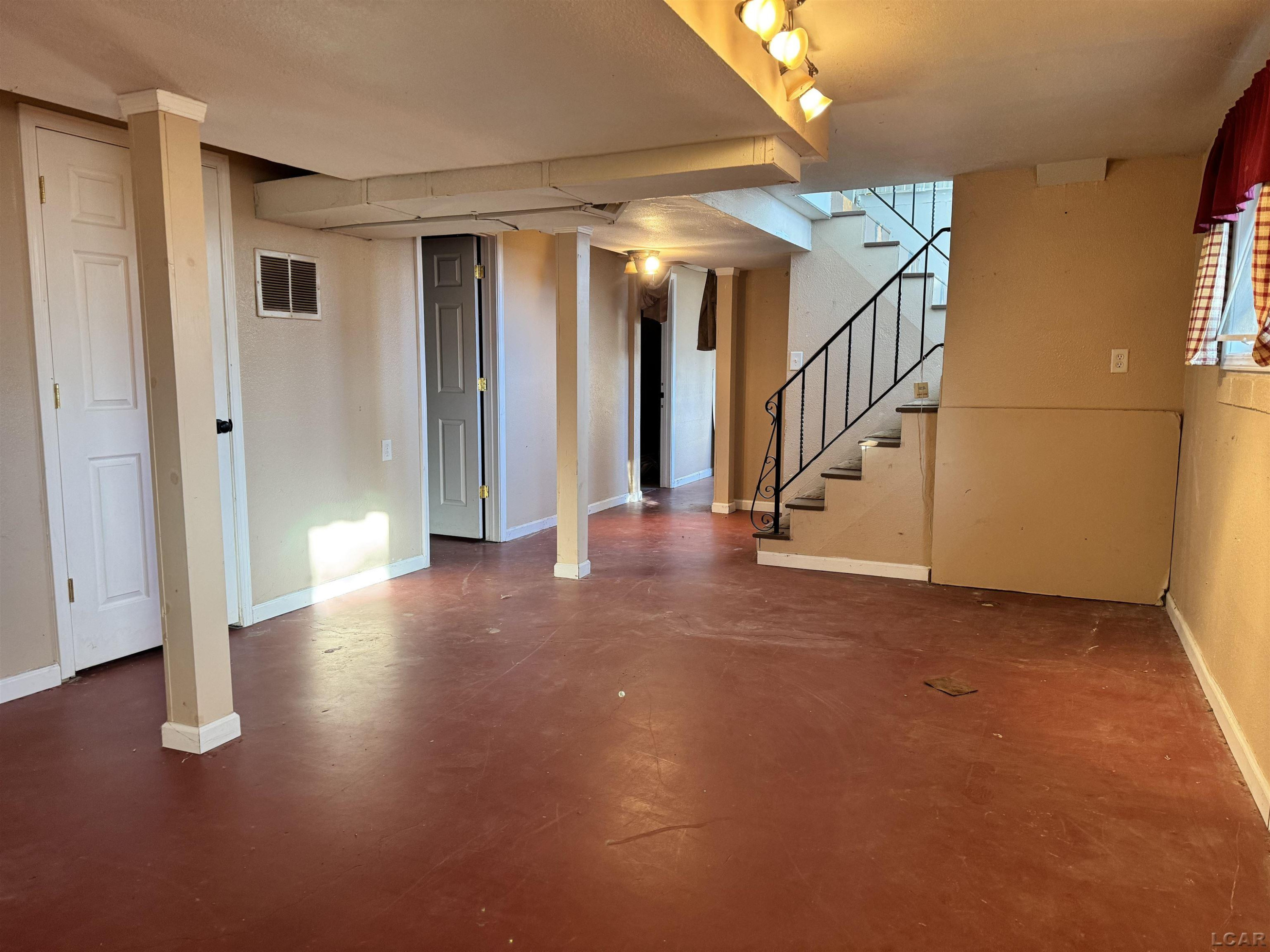 370 S Monroe, Blissfield, MI 49228 — Photo 7
