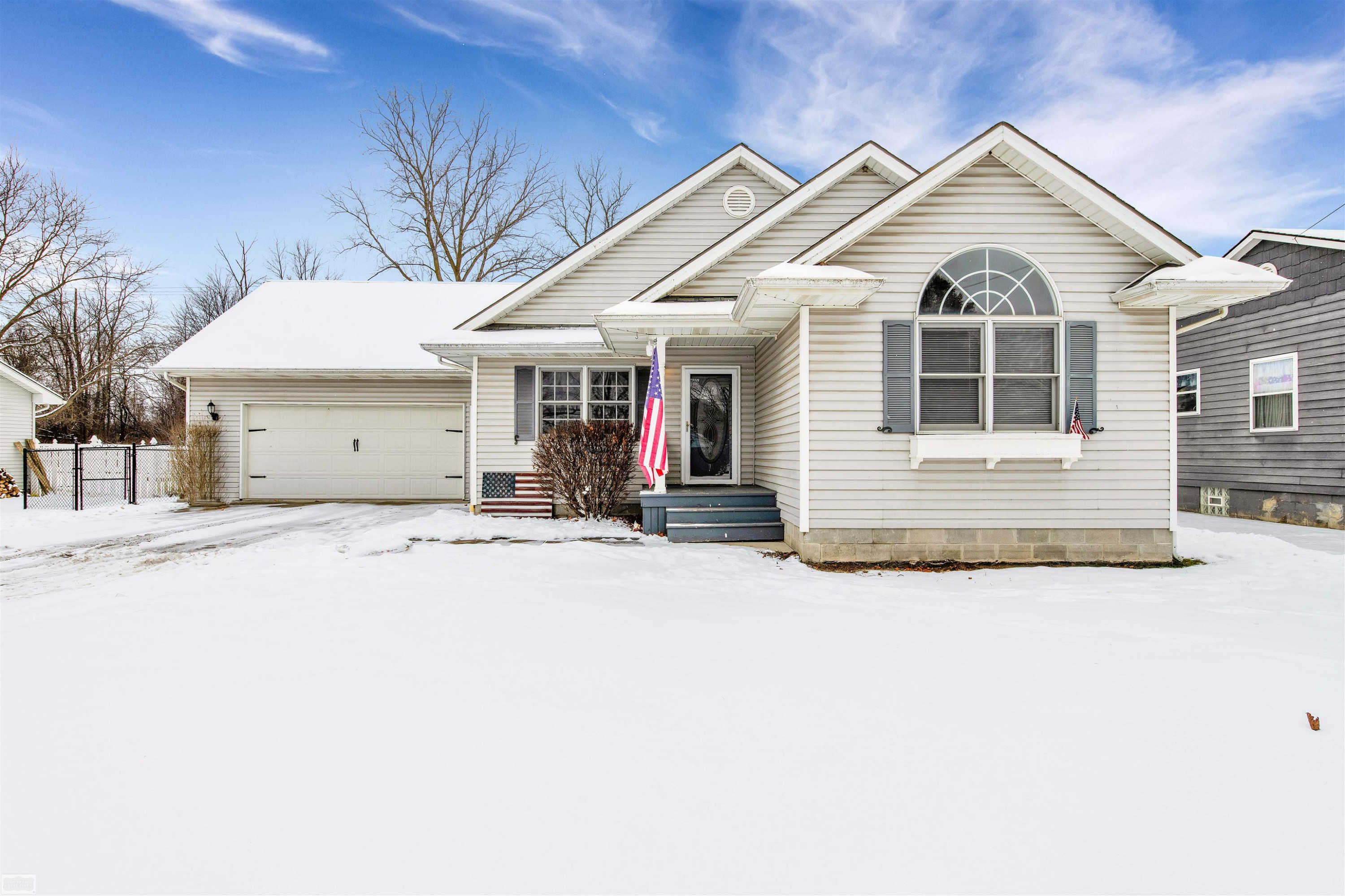 505 S Main Street, Capac, MI 48014 — front exterior