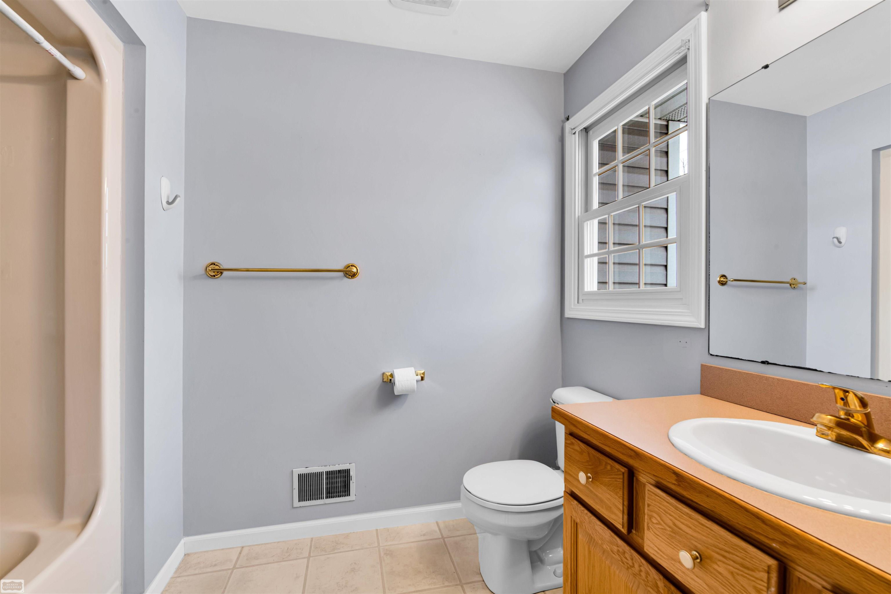505 S Main Street, Capac, MI 48014 — Photo 11