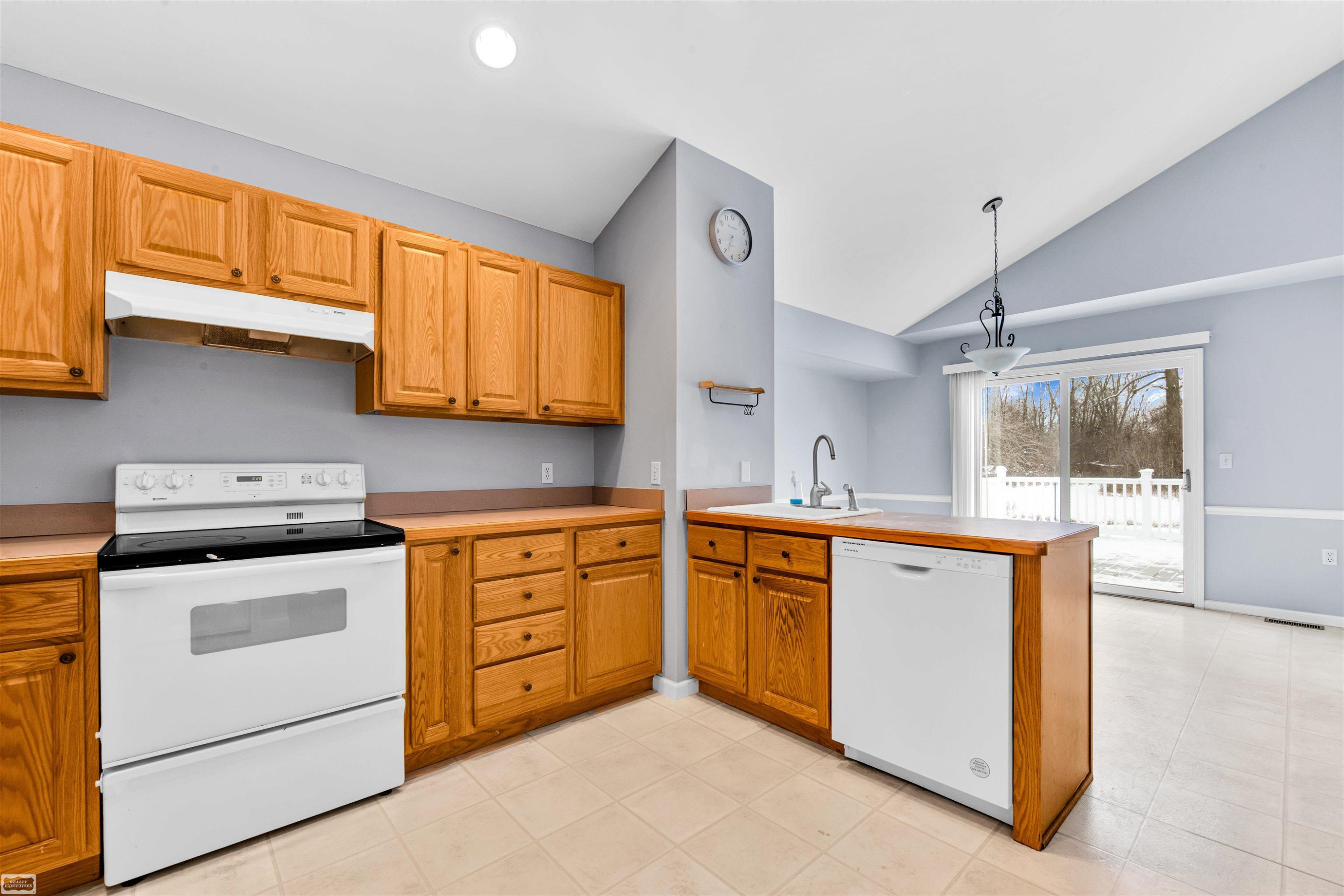 505 S Main Street, Capac, MI 48014 — Photo 15