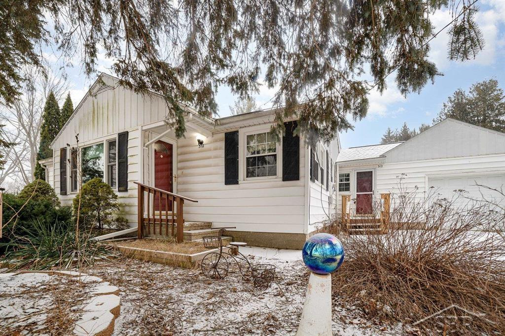 312 N 3rd Street, Coleman, MI 48618 — front exterior