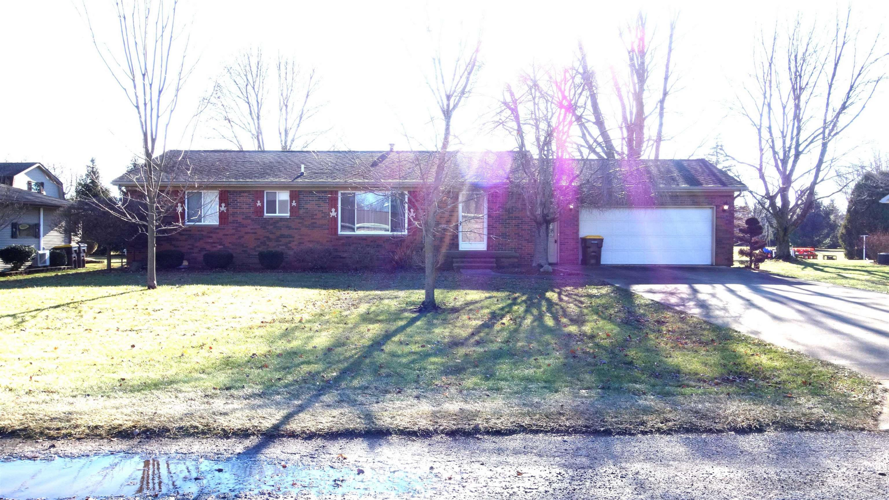 810 Sunflower Drive, Chesaning, MI 48616 — Photo 2