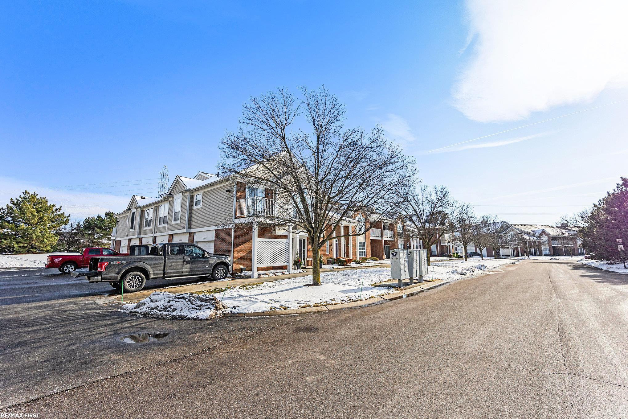 45622 Warwick Drive, Macomb, MI 48044 — Photo 2