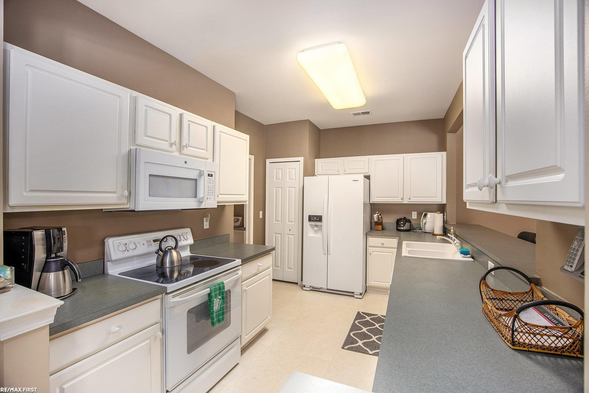 45622 Warwick Drive, Macomb, MI 48044 — Photo 7