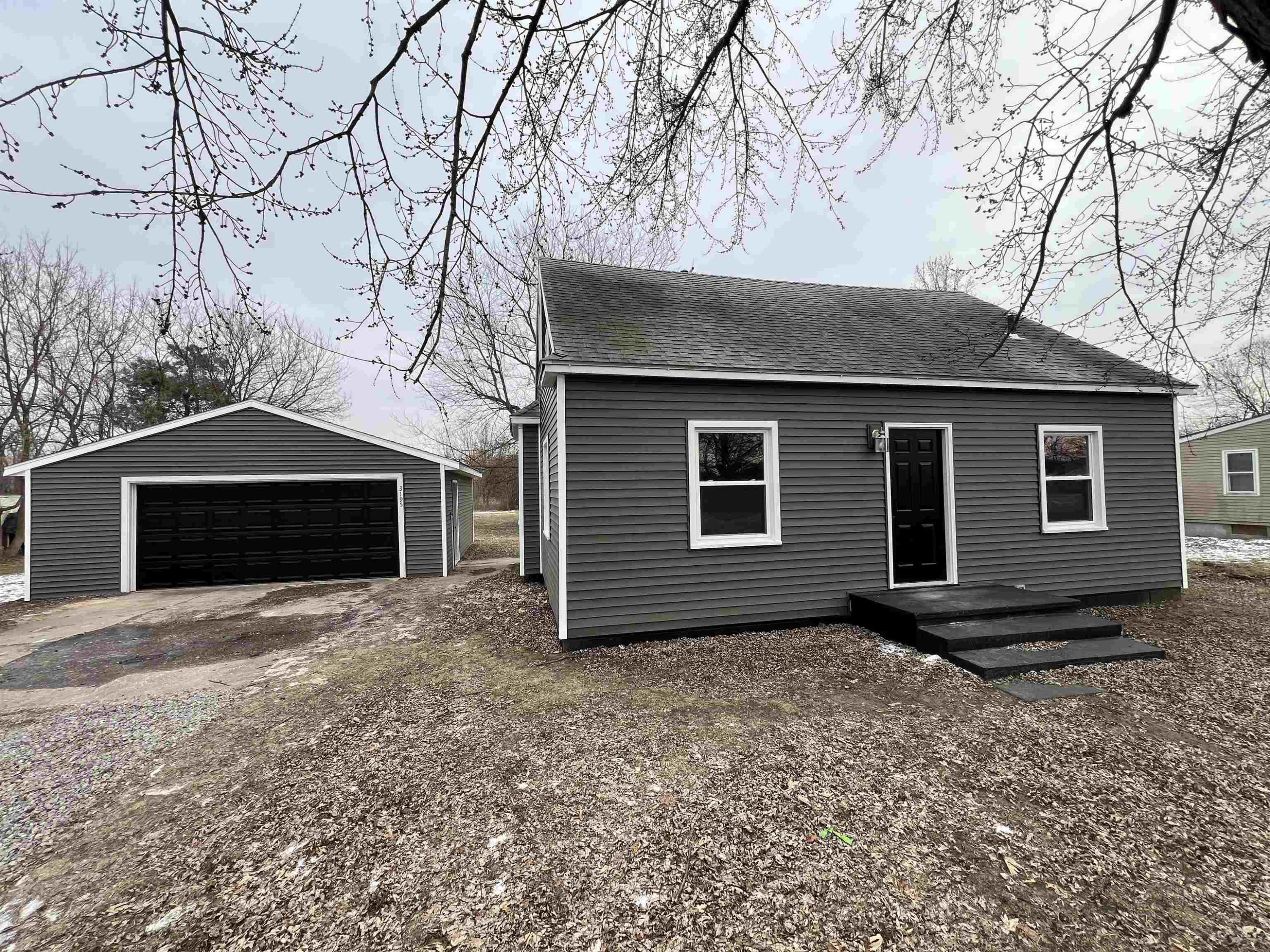 3195 Manor Drive, Palmyra, MI 49268 — front exterior