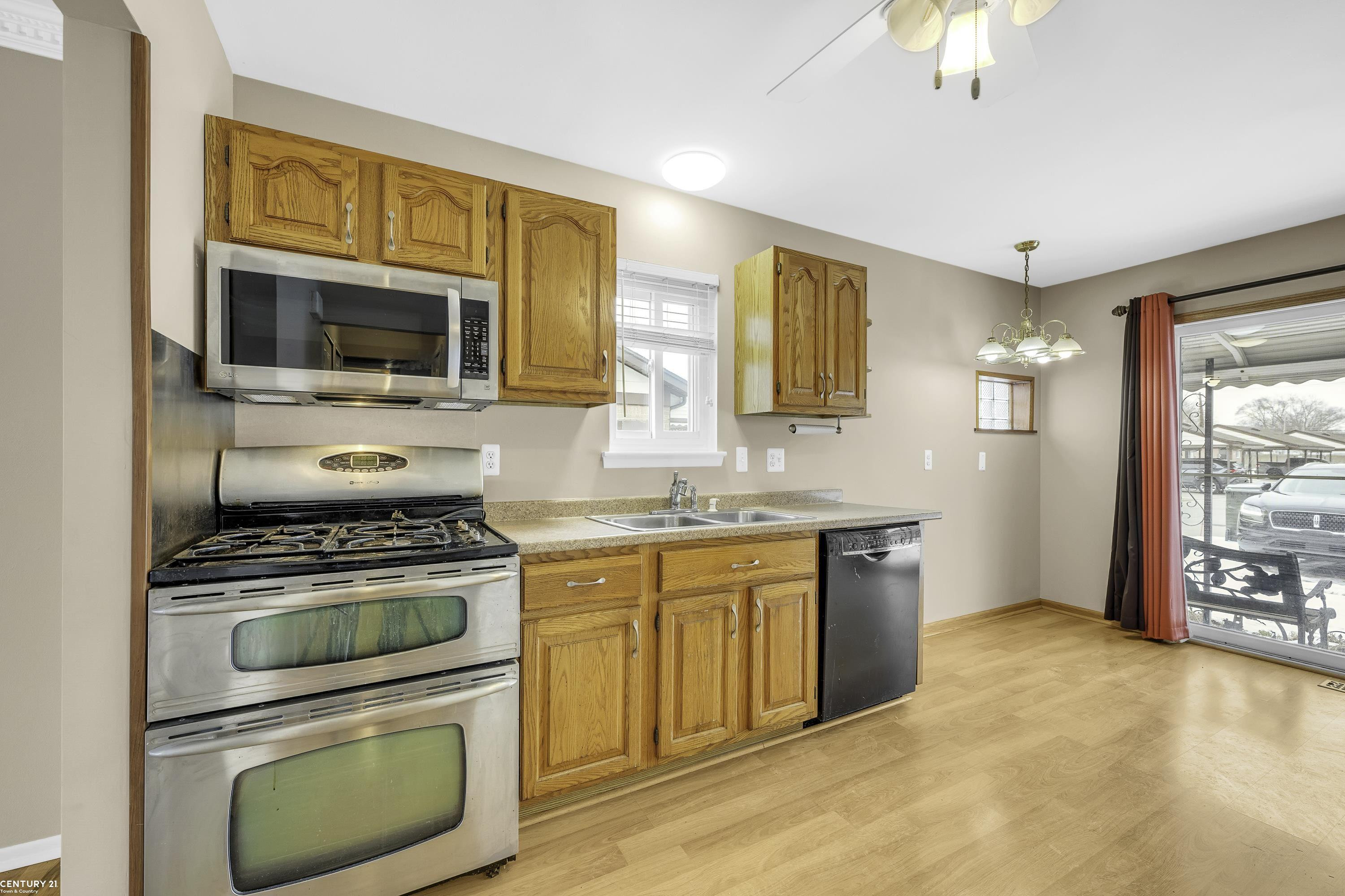 8401 18 Mile Road, 225, Sterling Heights, MI 48313 — Photo 4