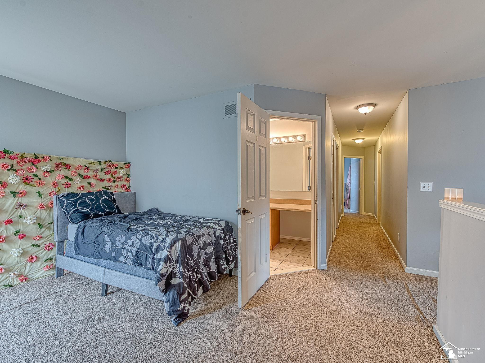 8703 Barrington, Ypsilanti, MI 48198 — Photo 16